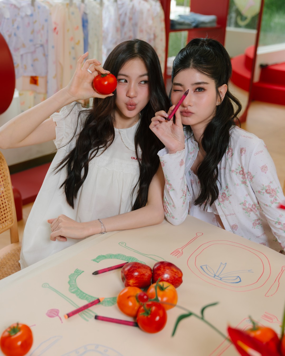 เมเบิ้ล สิริวลี และ แป้งจี่ ปภาวรินท์ 2 CRUNSH เปิดตัวอย่างเป็นทางการ พร้อมคอลเลกชัน Summer 2026