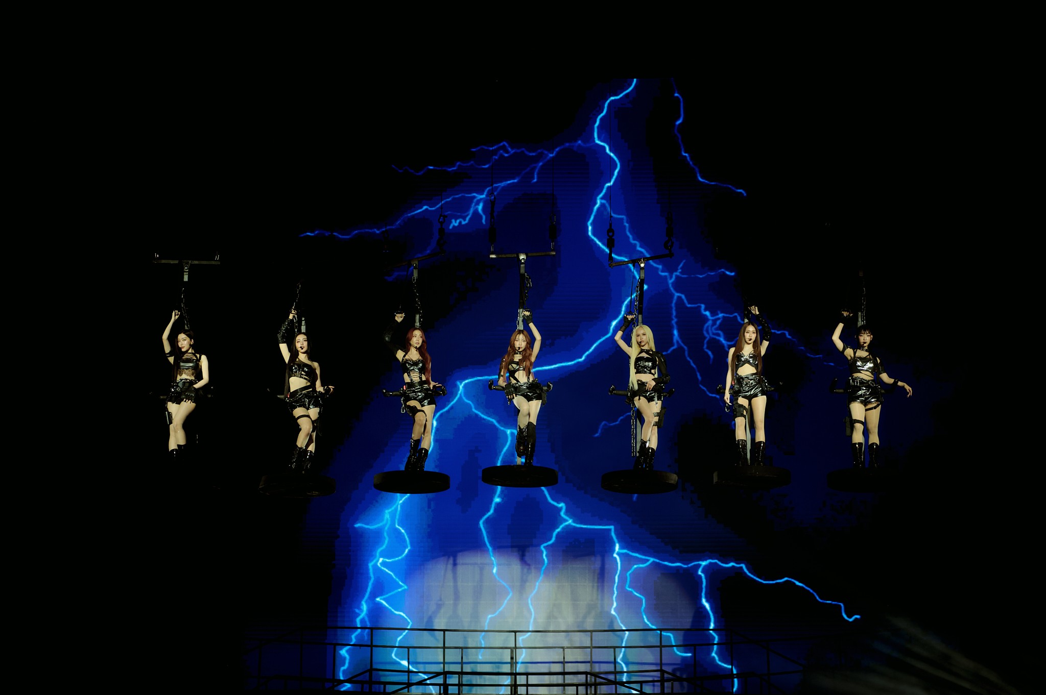 ส่องความสำเร็จ “4EVE UNCHAINED CONCERT” สมศักดิ์ศรีเกิร์ลกรุ๊ปแห่งยุค