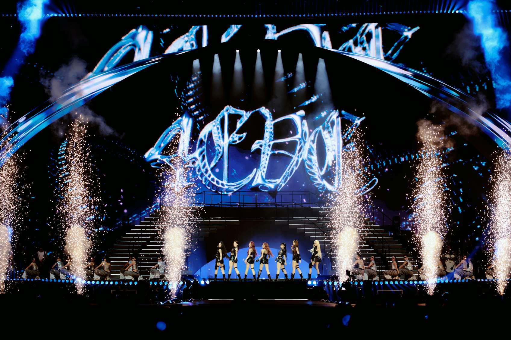 ส่องความสำเร็จ “4EVE UNCHAINED CONCERT” สมศักดิ์ศรีเกิร์ลกรุ๊ปแห่งยุค