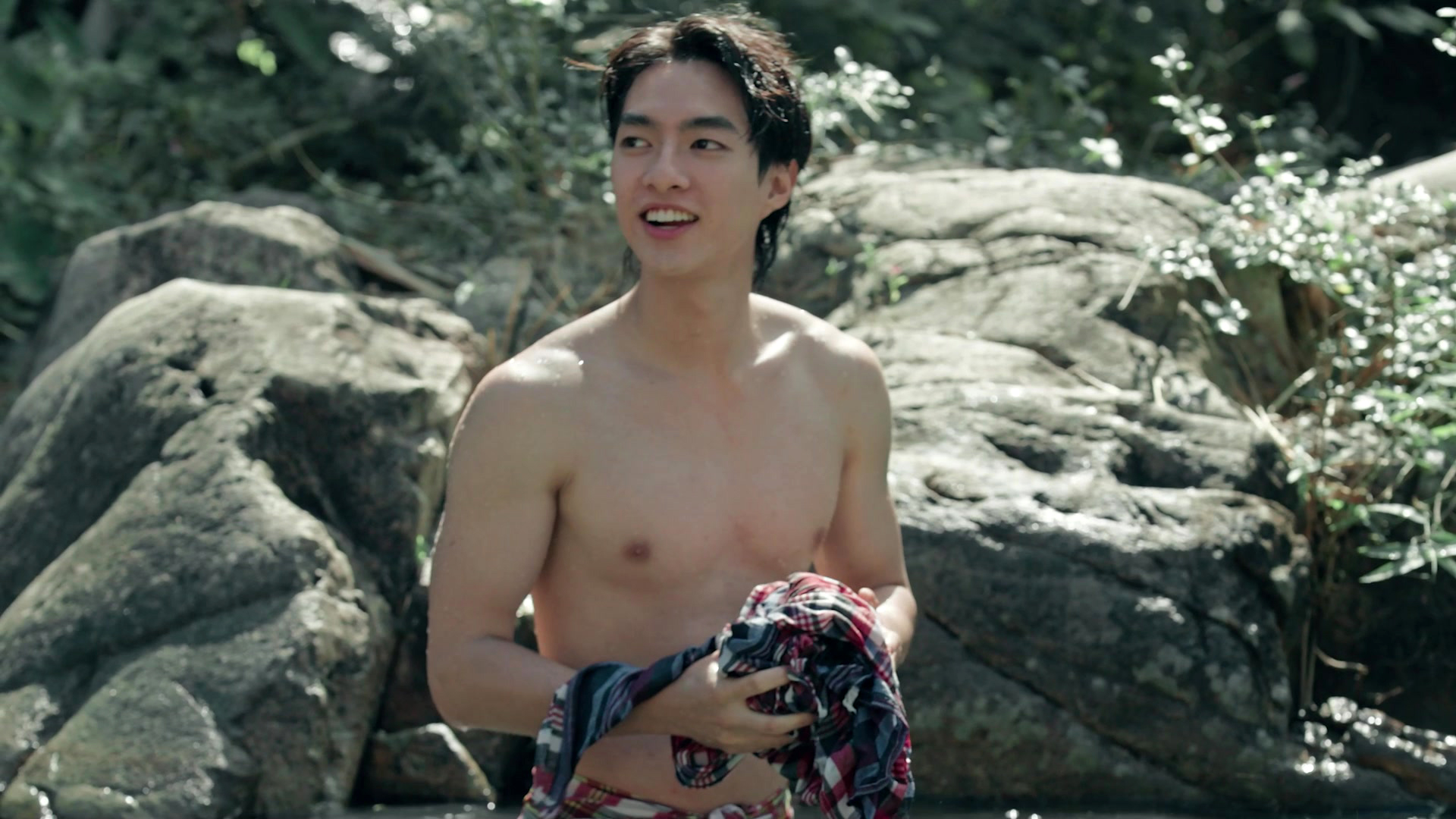 06 ซีรีส์ “แสงดาว แสงศรัทธา” ฟินทะลุกราฟ จับตาเคมีใหม่ “บาส-หลงชาง” สหายรักกลางสมรภูมิรบ!