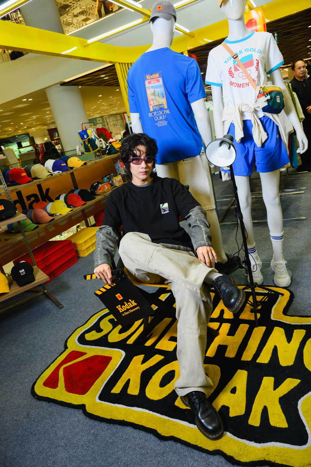 ตำนาน Kodak ผ่านแฟชั่นกับ “KODAK CROSS SHOP POP-UP STORE” ชั้น M สยามดิสคัฟเวอรี่ 4 08 1 ตำนาน Kodak ผ่านแฟชั่นกับ “KODAK CROSS SHOP POP-UP STORE” ชั้น M สยามดิสคัฟเวอรี่