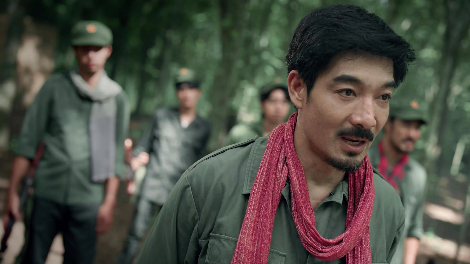 08 ซีรีส์ “แสงดาว แสงศรัทธา” ฟินทะลุกราฟ จับตาเคมีใหม่ “บาส-หลงชาง” สหายรักกลางสมรภูมิรบ!