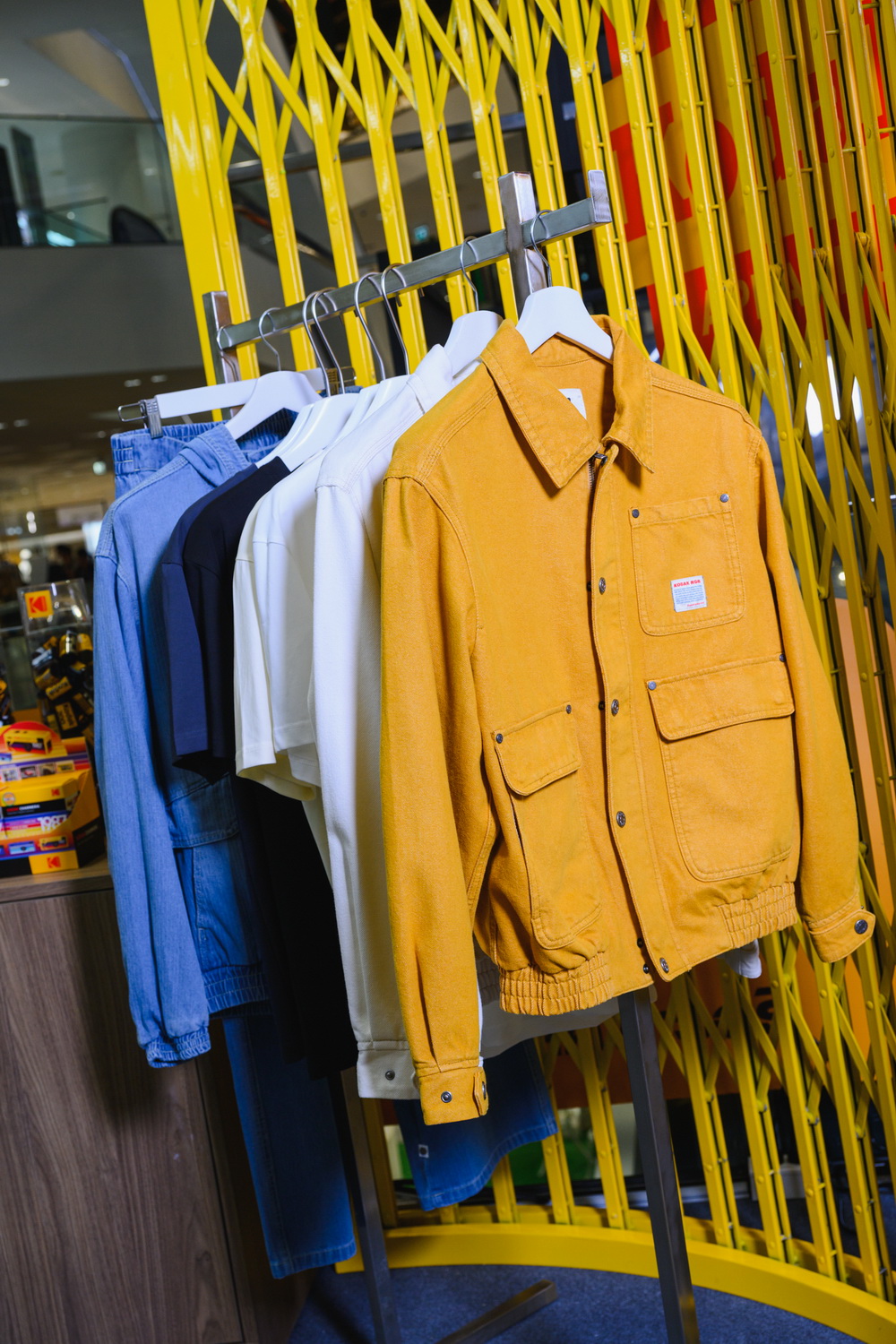 13 ตำนาน Kodak ผ่านแฟชั่นกับ “KODAK CROSS SHOP POP-UP STORE” ชั้น M สยามดิสคัฟเวอรี่