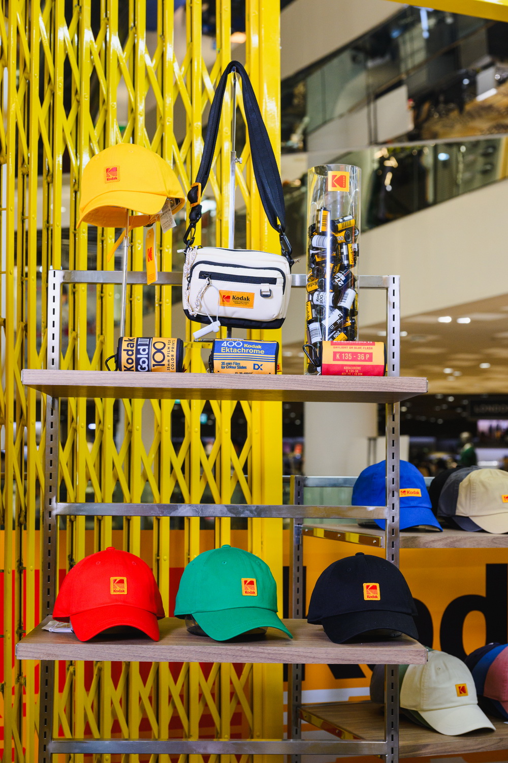 14 ตำนาน Kodak ผ่านแฟชั่นกับ “KODAK CROSS SHOP POP-UP STORE” ชั้น M สยามดิสคัฟเวอรี่