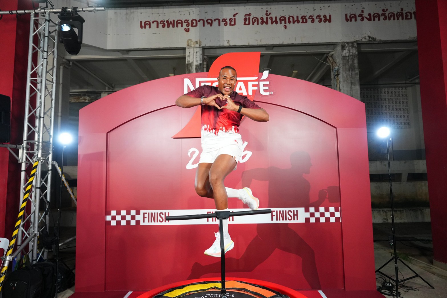 1781024296227 เก้า นำทีมเจมส์-ตูน-ตั๊ก-แข และทัพนักวิ่ง 3,000 คน บุกงาน ‘เนสกาแฟ รัน หาดใหญ่ 2026’
