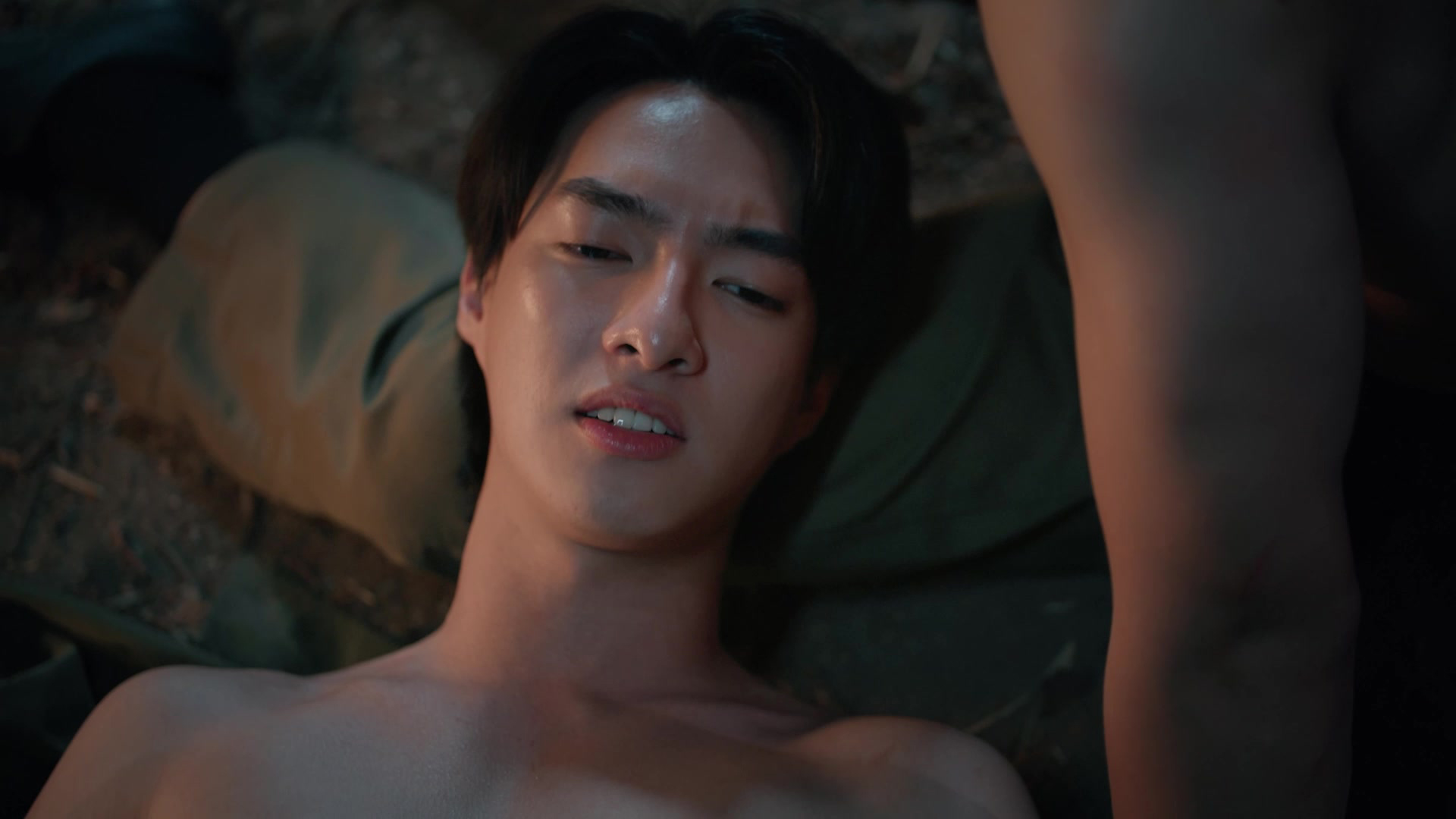 18 ซีรีส์ “แสงดาว แสงศรัทธา” ฟินทะลุกราฟ จับตาเคมีใหม่ “บาส-หลงชาง” สหายรักกลางสมรภูมิรบ!