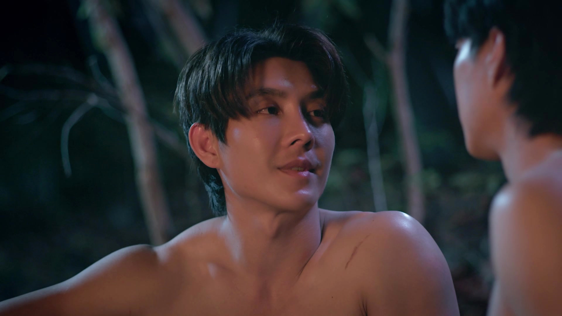 19 1 ซีรีส์ “แสงดาว แสงศรัทธา” ฟินทะลุกราฟ จับตาเคมีใหม่ “บาส-หลงชาง” สหายรักกลางสมรภูมิรบ!