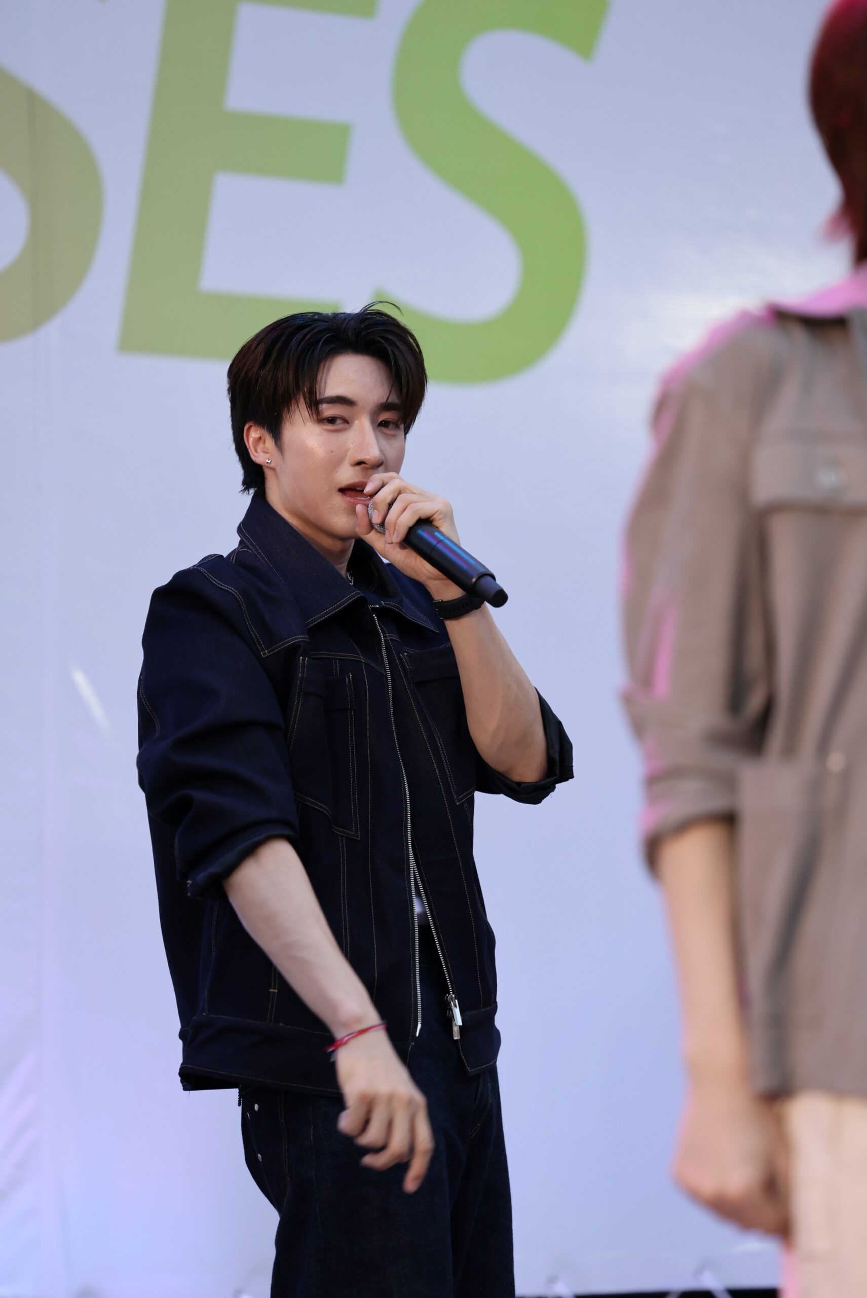 HUAWEI WATCH FIT 5 Series MOVE YOUR FIT WITH PERSES 11 scaled PERSES เสิร์ฟโชว์สุดเดือด พร้อมชวนแฟน ๆ MOVE YOUR FIT ไปด้วยกันกับ HUAWEI WATCH FIT 5 Series