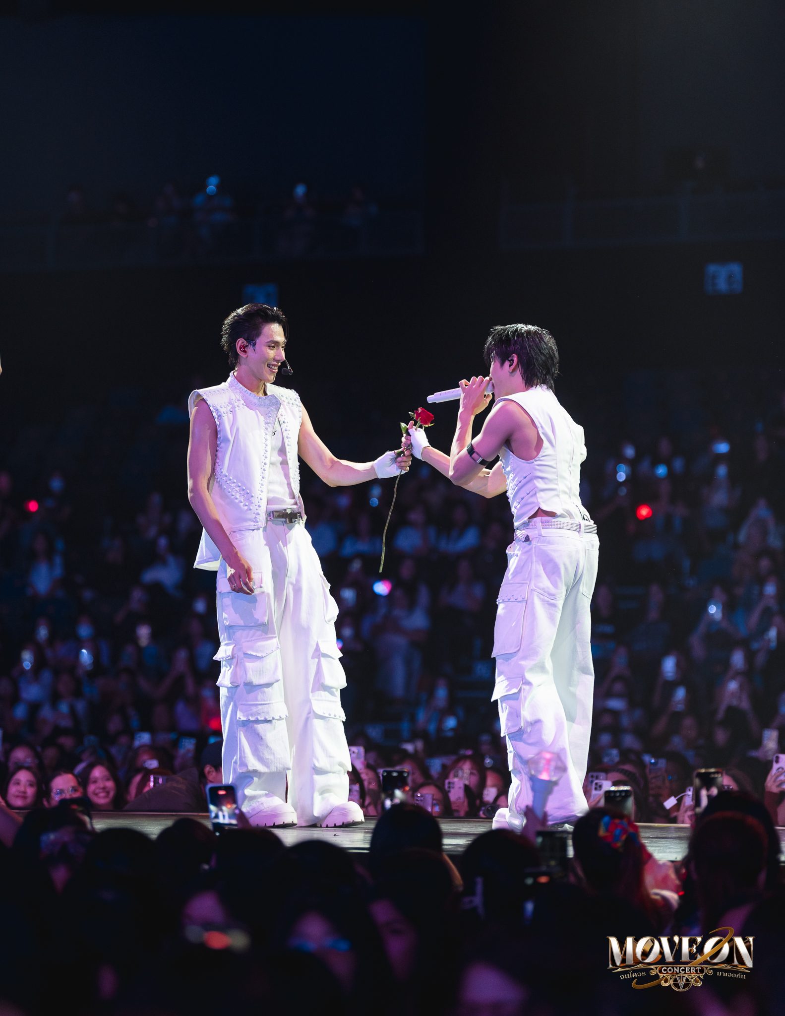 MOVE ON ปีที่ 5 รวม 16 ศิลปินแห่งปีไว้บนเวทีเดียว ตลอด 2 วันเต็ม ผ่าน 4 ดินแดนแห่งเสียงเพลง