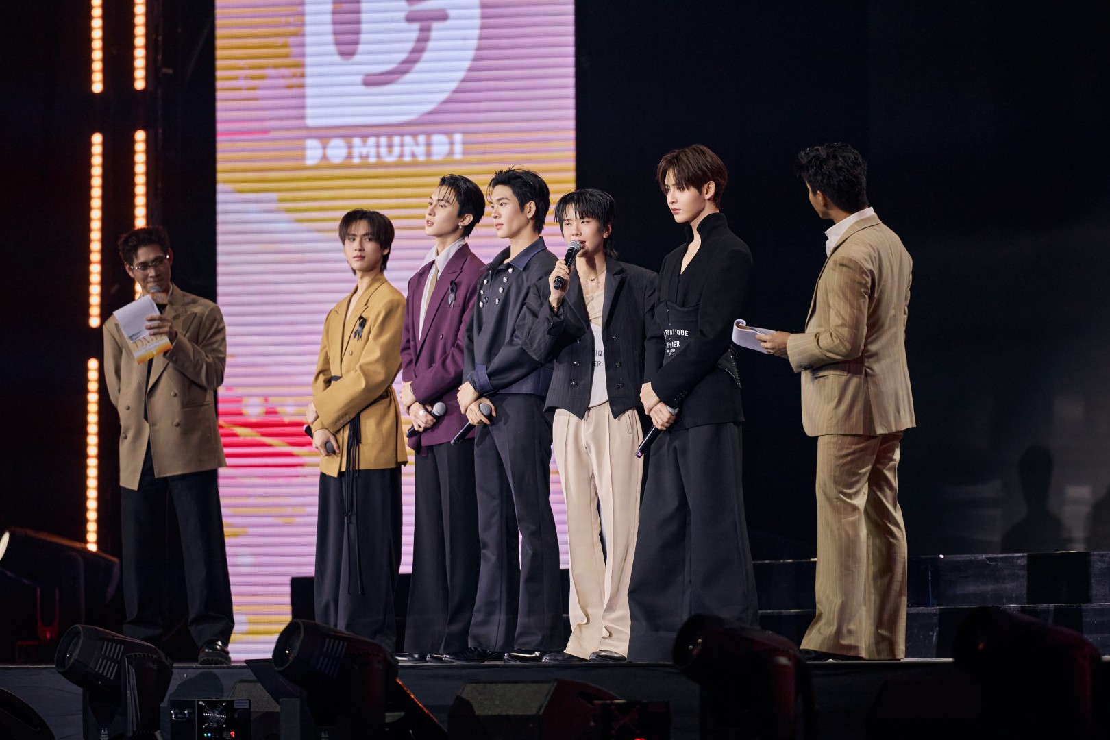 Mr. Fanboy Series รักสุดใจนายแฟนบอย สรุปงาน DMD LINE UP 2026: ‘ดูมันดิ’ จัดหนักเปิดตัว 23 โปรเจกต์ใหม่ ยกระดับซีรีส์วายสู่มิติระดับสากล