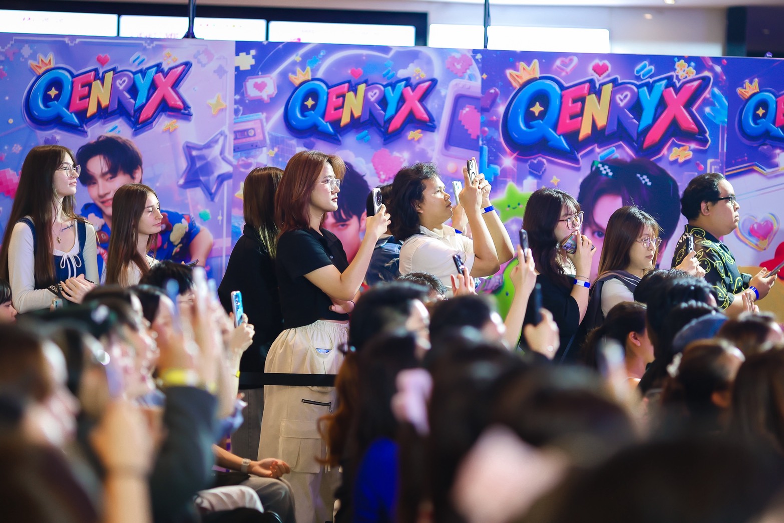 S 227590150 0 QENRYX เดบิวต์เต็มไปด้วยเสน่ห์ ความสดใส และพลังของศิลปินรุ่นใหม่ พร้อมเขย่าวงการ T-POP