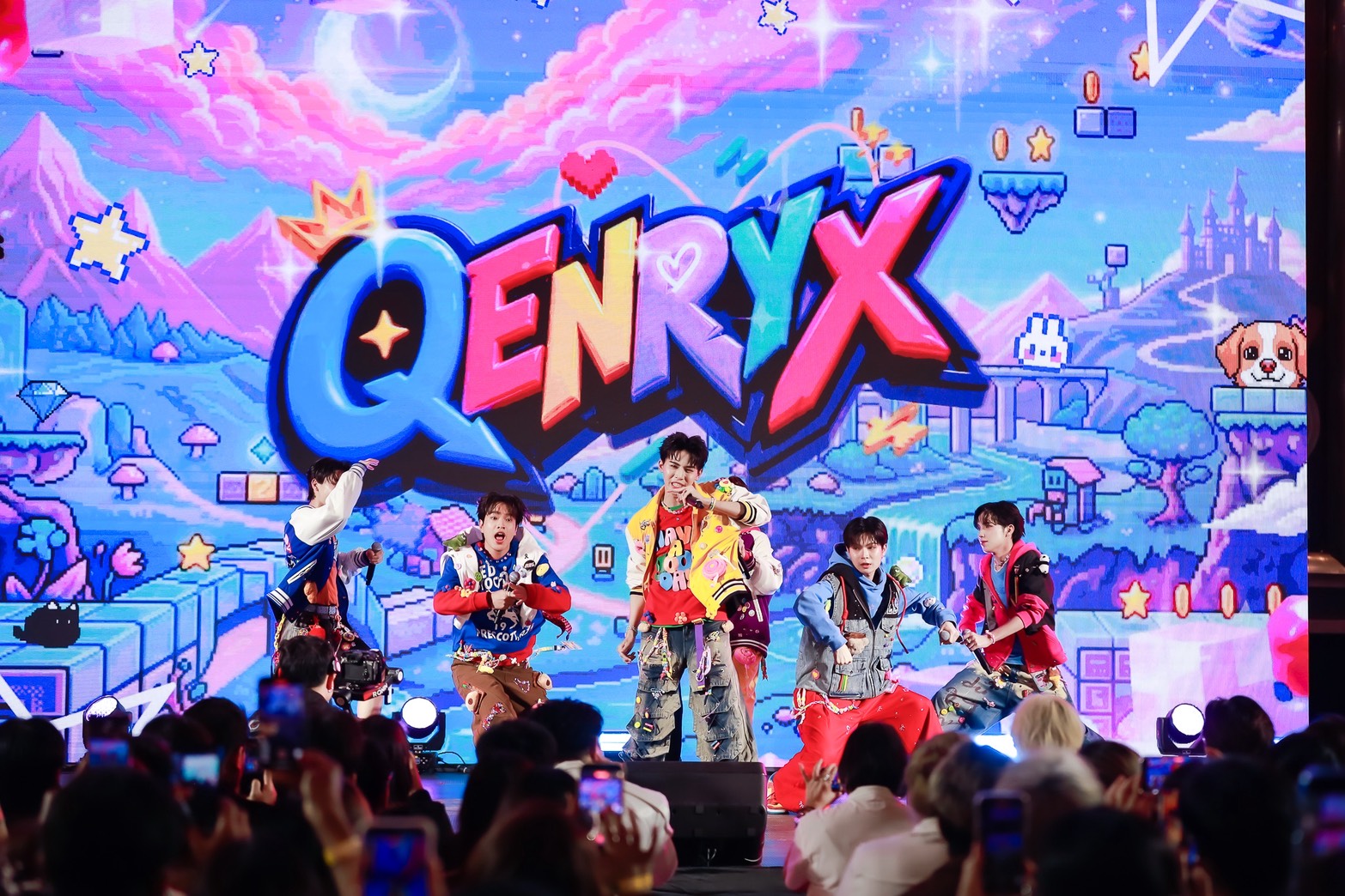 S 227590152 0 QENRYX เดบิวต์เต็มไปด้วยเสน่ห์ ความสดใส และพลังของศิลปินรุ่นใหม่ พร้อมเขย่าวงการ T-POP