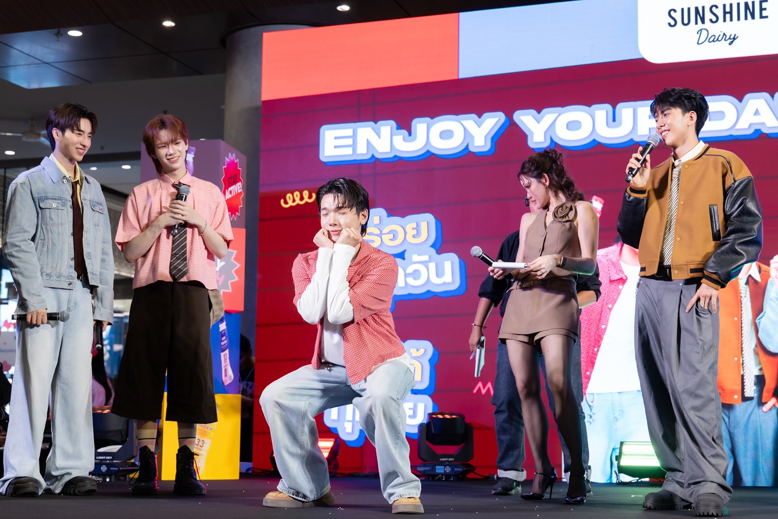 PERSES ขึ้นแท่นพรีเซนเตอร์ Sunshine Dairy เปิดตัวยิ่งใหญ่ในงาน “Enjoy Your Daily With PERSES” 11 Sunshine 43 0 PERSES ขึ้นแท่นพรีเซนเตอร์ Sunshine Dairy เปิดตัวยิ่งใหญ่ในงาน “Enjoy Your Daily With PERSES”