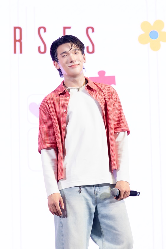 PERSES ขึ้นแท่นพรีเซนเตอร์ Sunshine Dairy เปิดตัวยิ่งใหญ่ในงาน “Enjoy Your Daily With PERSES” 14 Sunshine 53 0 PERSES ขึ้นแท่นพรีเซนเตอร์ Sunshine Dairy เปิดตัวยิ่งใหญ่ในงาน “Enjoy Your Daily With PERSES”