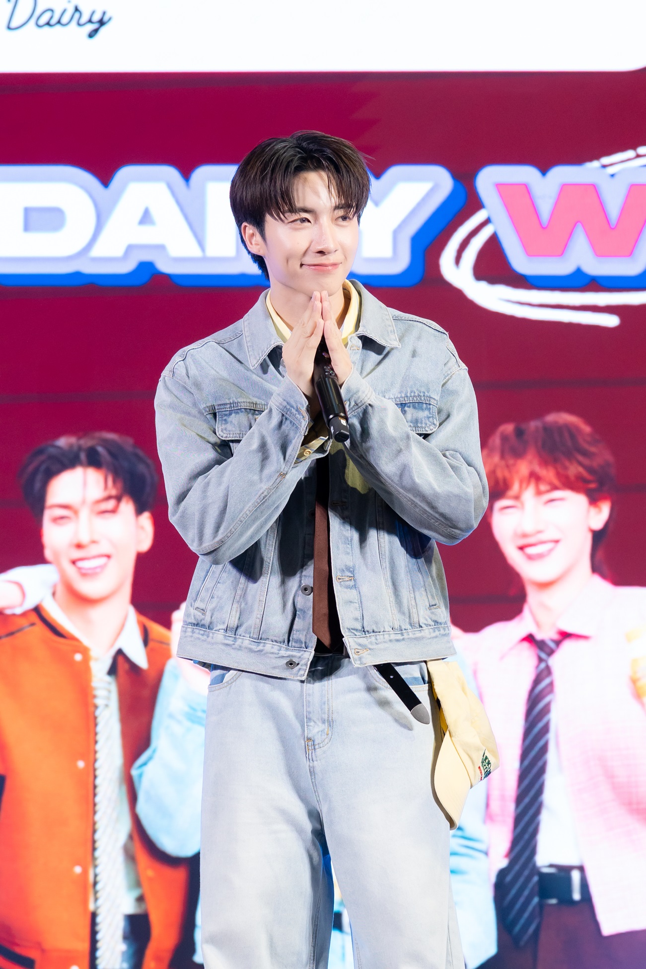 PERSES ขึ้นแท่นพรีเซนเตอร์ Sunshine Dairy เปิดตัวยิ่งใหญ่ในงาน “Enjoy Your Daily With PERSES” 17 Sunshine 56 0 PERSES ขึ้นแท่นพรีเซนเตอร์ Sunshine Dairy เปิดตัวยิ่งใหญ่ในงาน “Enjoy Your Daily With PERSES”