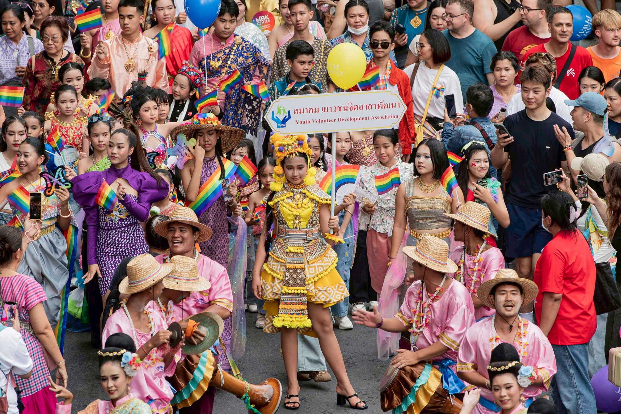 ภาพบรรยากาศ 2 0 รวมพลัง LGBTQIAN+ กว่า 5 แสนคน “นฤมิตไพรด์” ฉลอง Pride Monthในงาน “Bangkok Pride Festival 2026”