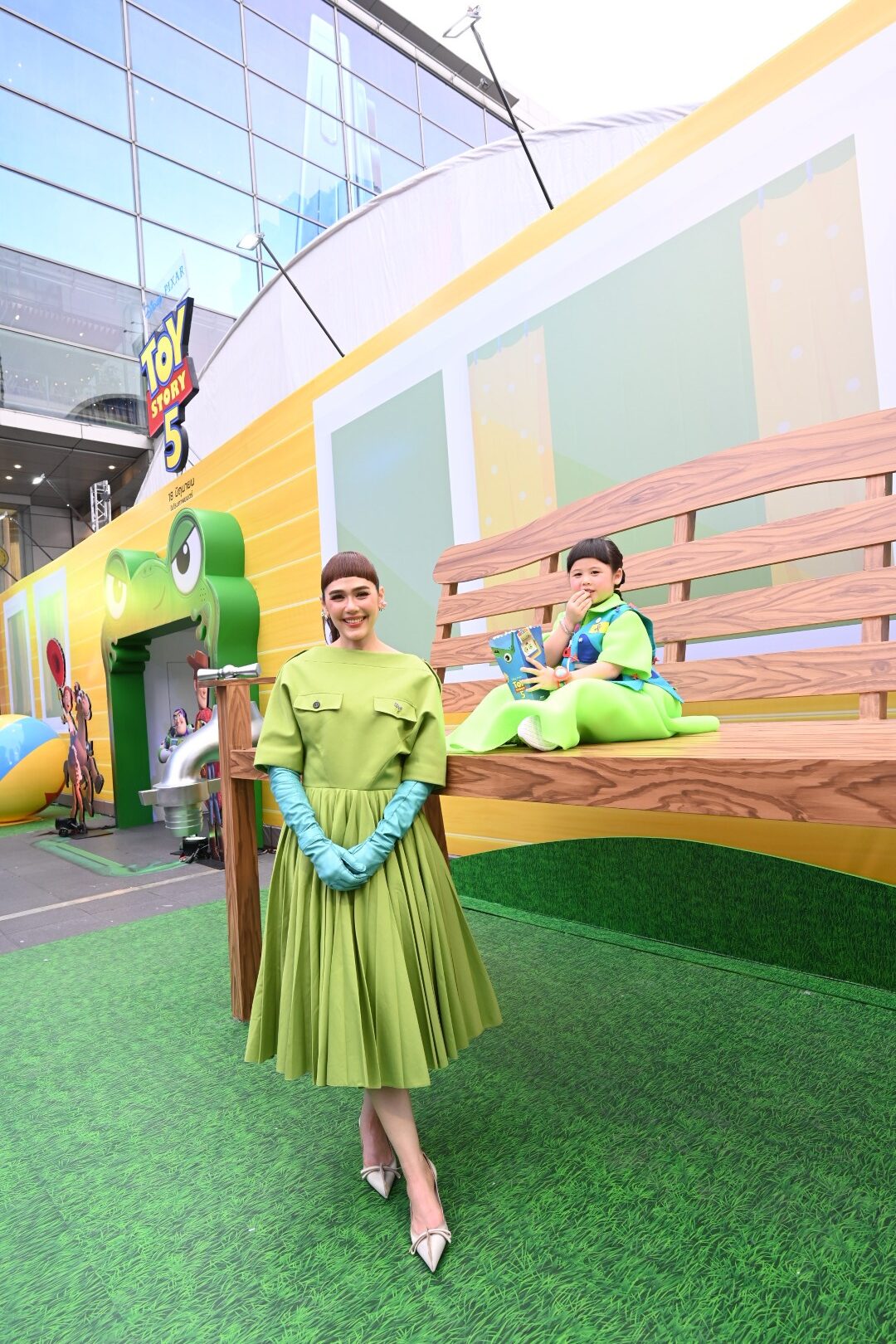 ภาพบรรยากาศงาน Thailand Gala Premiere ภาพยนตร์แอนิเมชันภาคต่อที่ทั่วโลกรอคอย Disney and Pixar s Toy Story 5 21 rotated Toy Story 5 จัดงาน Thailand Gala Premiere สุดยิ่งใหญ่