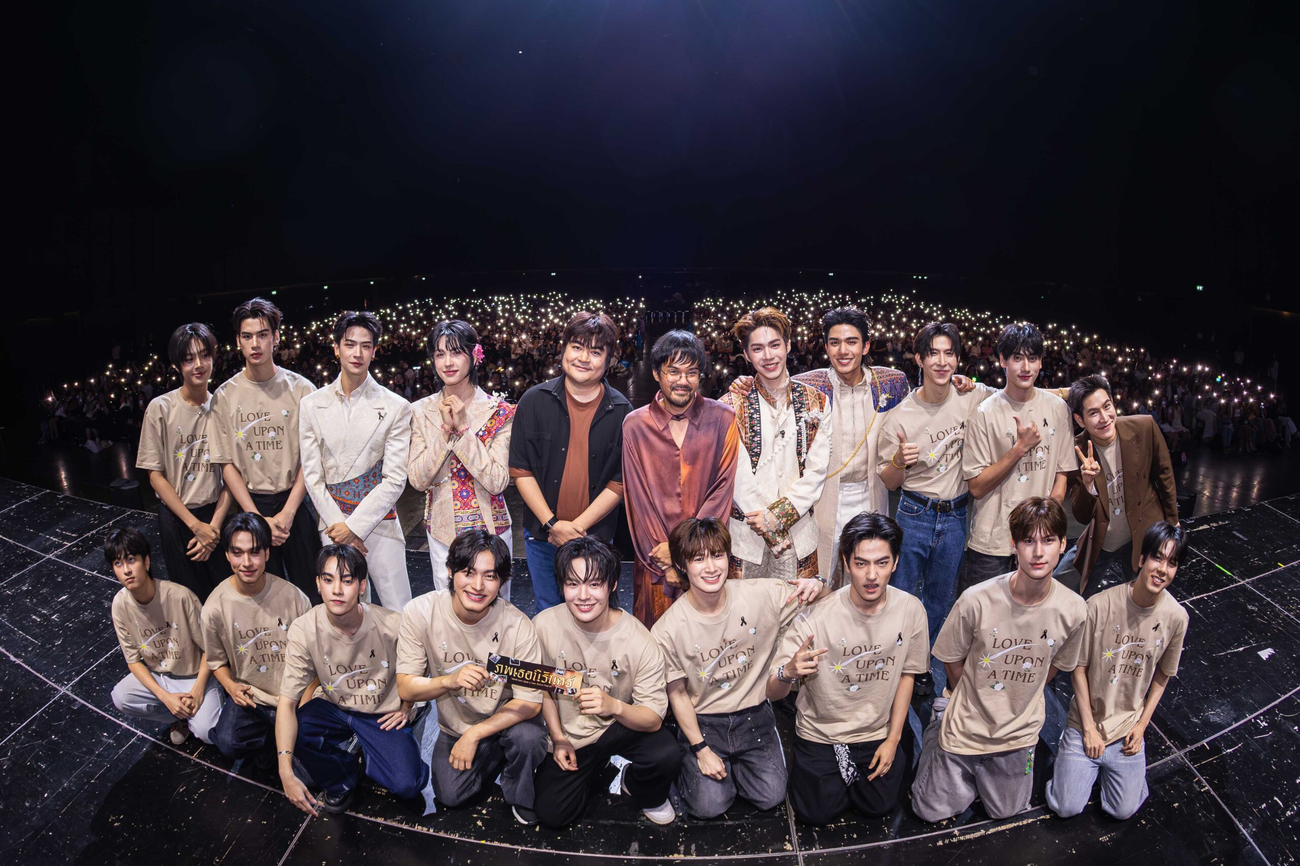 ‘เน็ต – เจเจ – ลาเต้ - คิม’ ส่งท้าย ซีรีส์ ‘ภพเธอ Love Upon a Time Series’ บทสรุปความผูกพันข้ามภพจนนิรันดร์ 10 สำเนาของ 20260612 H 0113 scaled ‘เน็ต – เจเจ – ลาเต้ - คิม’ ส่งท้าย ซีรีส์ ‘ภพเธอ Love Upon a Time Series’ บทสรุปความผูกพันข้ามภพจนนิรันดร์
