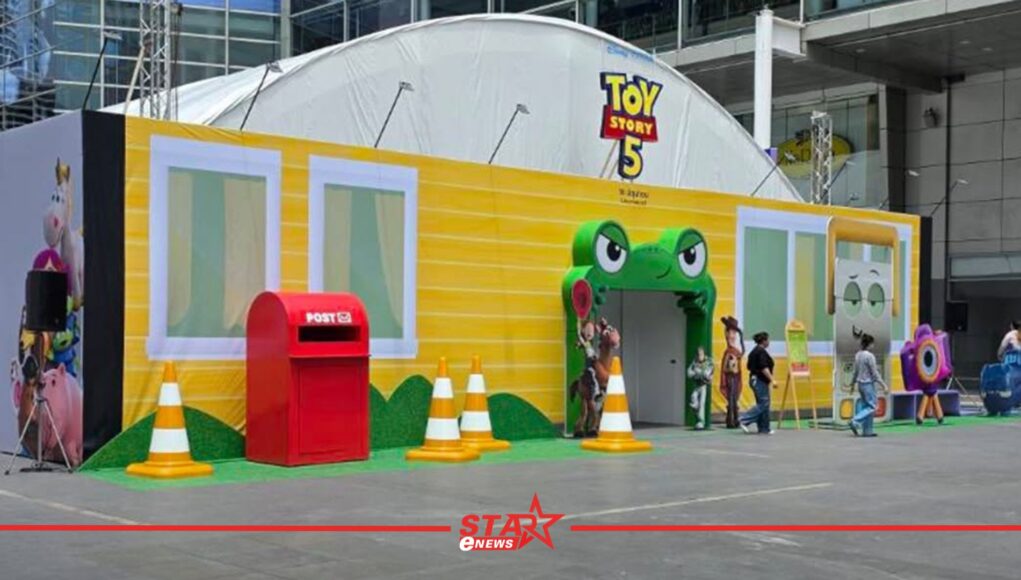 อาณาจักรของเล่นสุดมหัศจรรย์ พบกับแก๊งของเล่นที่คิดถึง “Woody-Buzz-Jessie” และทำความรู้จักเพื่อนใหม่สุดไฮเทค “Lilypad” ใน “House of Toy Story 5” หน้าแรก ข่าววันนี้ ดูหนัง ละคร ฟังเพลง สุขภาพ และ รวมความบันเทิง วาไรตี้ อีกมากมาย