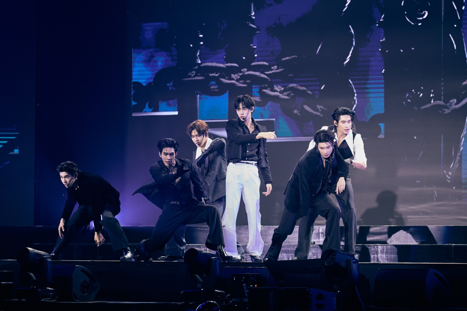สำเนาของ ภาพบรรยากาศ 0053 สรุปงาน DMD LINE UP 2026: ‘ดูมันดิ’ จัดหนักเปิดตัว 23 โปรเจกต์ใหม่ ยกระดับซีรีส์วายสู่มิติระดับสากล