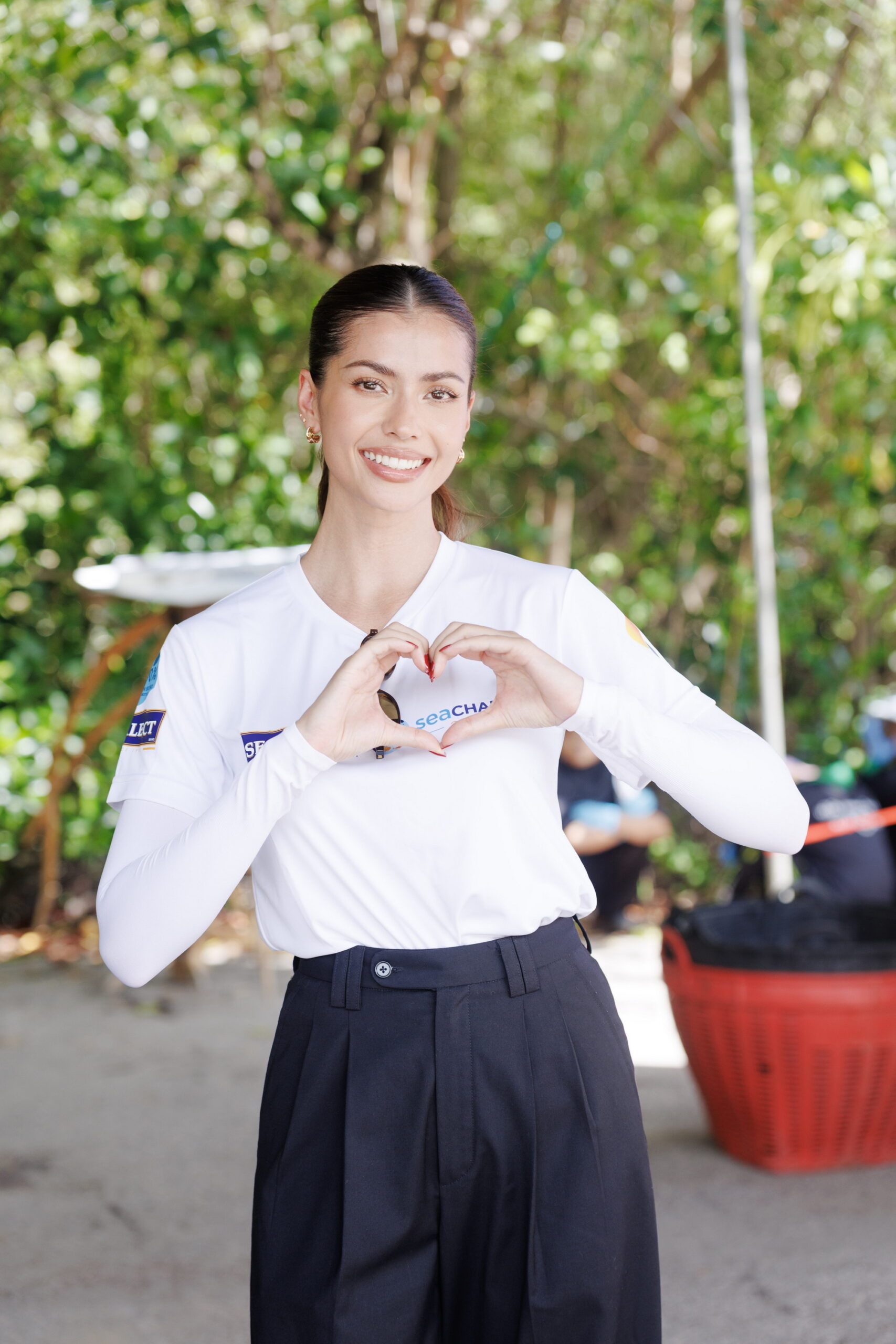 แอนโทเนีย 1 0 scaled ซีเล็ค นำทัพ “แอนโทเนีย และอินฟลูฯ“ ร่วมกิจกรรมเก็บขยะทะเล เดินหน้าภารกิจ SeaChange®