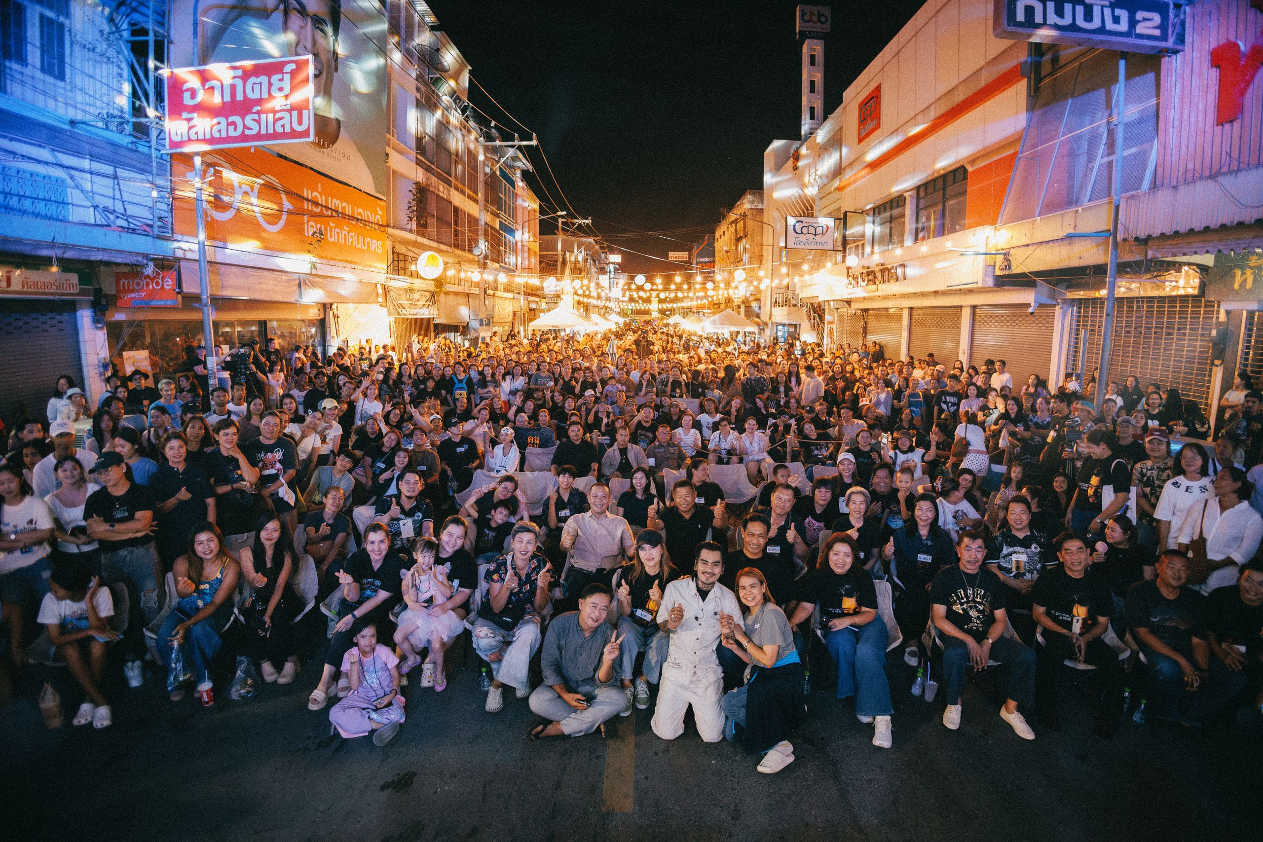 บันทึกความทรงจำ "เล็ก รัชเมศฐ์" กับแฟนมีตสุดอบอุ่นที่บ้านเกิด ปิดฉากอัลบั้มแรกอย่างสวยงาม 1 เเฟนมีต เล็ก 9 บันทึกความทรงจำ "เล็ก รัชเมศฐ์" กับแฟนมีตสุดอบอุ่นที่บ้านเกิด ปิดฉากอัลบั้มแรกอย่างสวยงาม