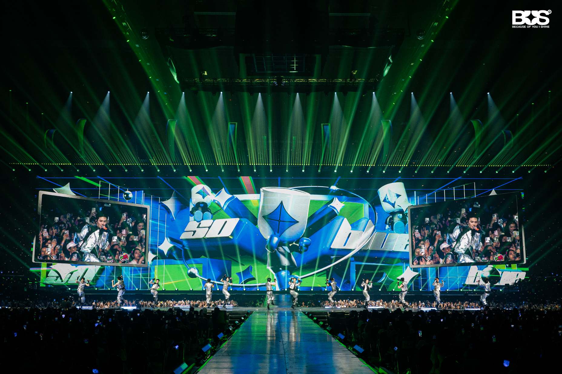 02 Artboard 1 ประมวลภาพคอนเสิร์ตใหญ่ BUS หนุ่ม ๆ ได้พิสูจน์ให้เห็นถึงการเติบโตไปอีกก้าวในฐานะศิลปิน
