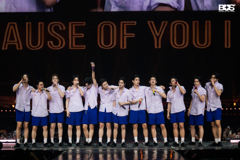 06 Artboard 1 ประมวลภาพคอนเสิร์ตใหญ่ BUS หนุ่ม ๆ ได้พิสูจน์ให้เห็นถึงการเติบโตไปอีกก้าวในฐานะศิลปิน