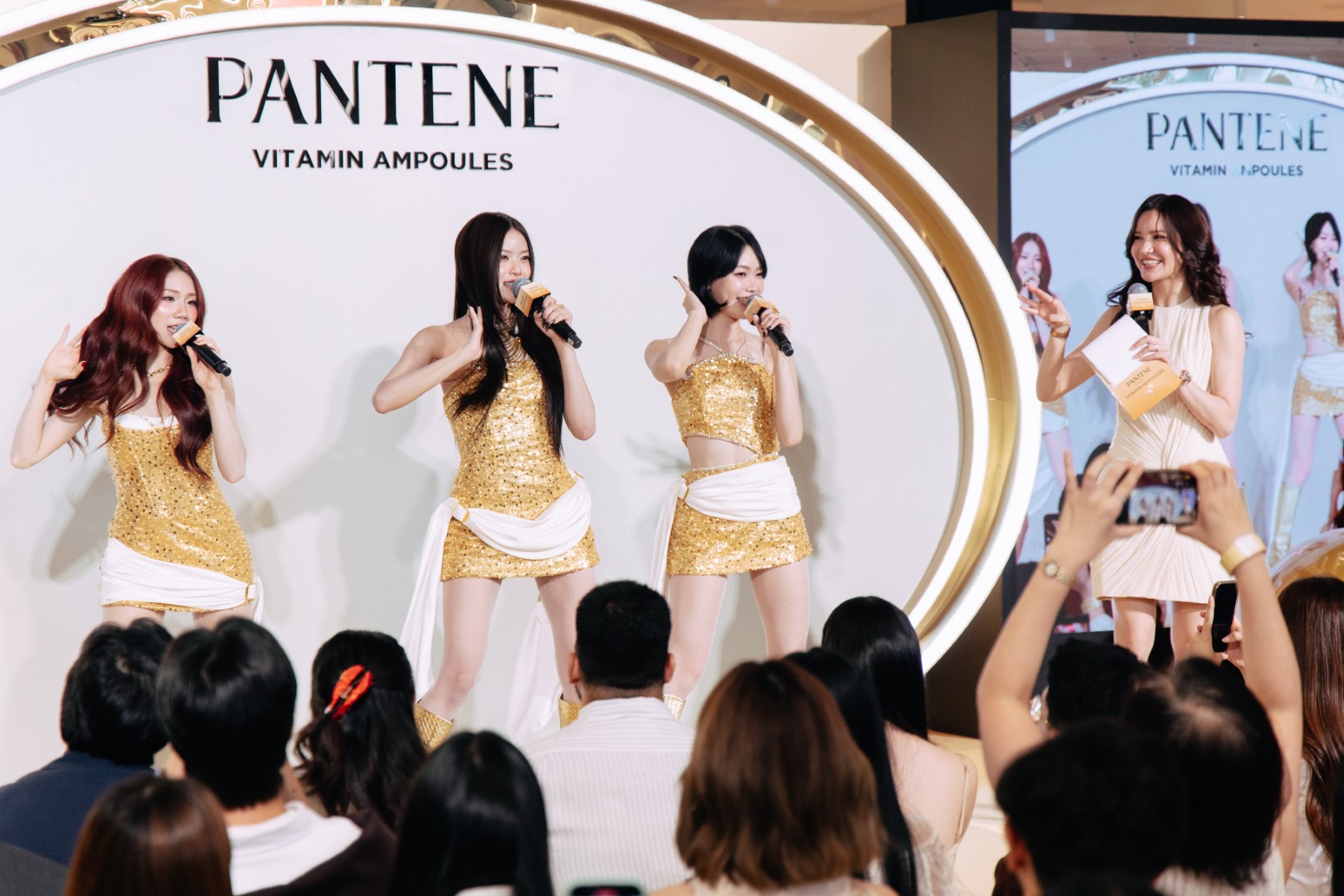 1160006 0 “PiXXiE” และ “นัทฮง” ร่วมสัมผัสนวัตกรรมทรีทเม้นท์ใหม่ “Pantene Miracles Vitamin Ampoule” คลิ๊กปุ๊บ ผมกลอสปั๊ป!