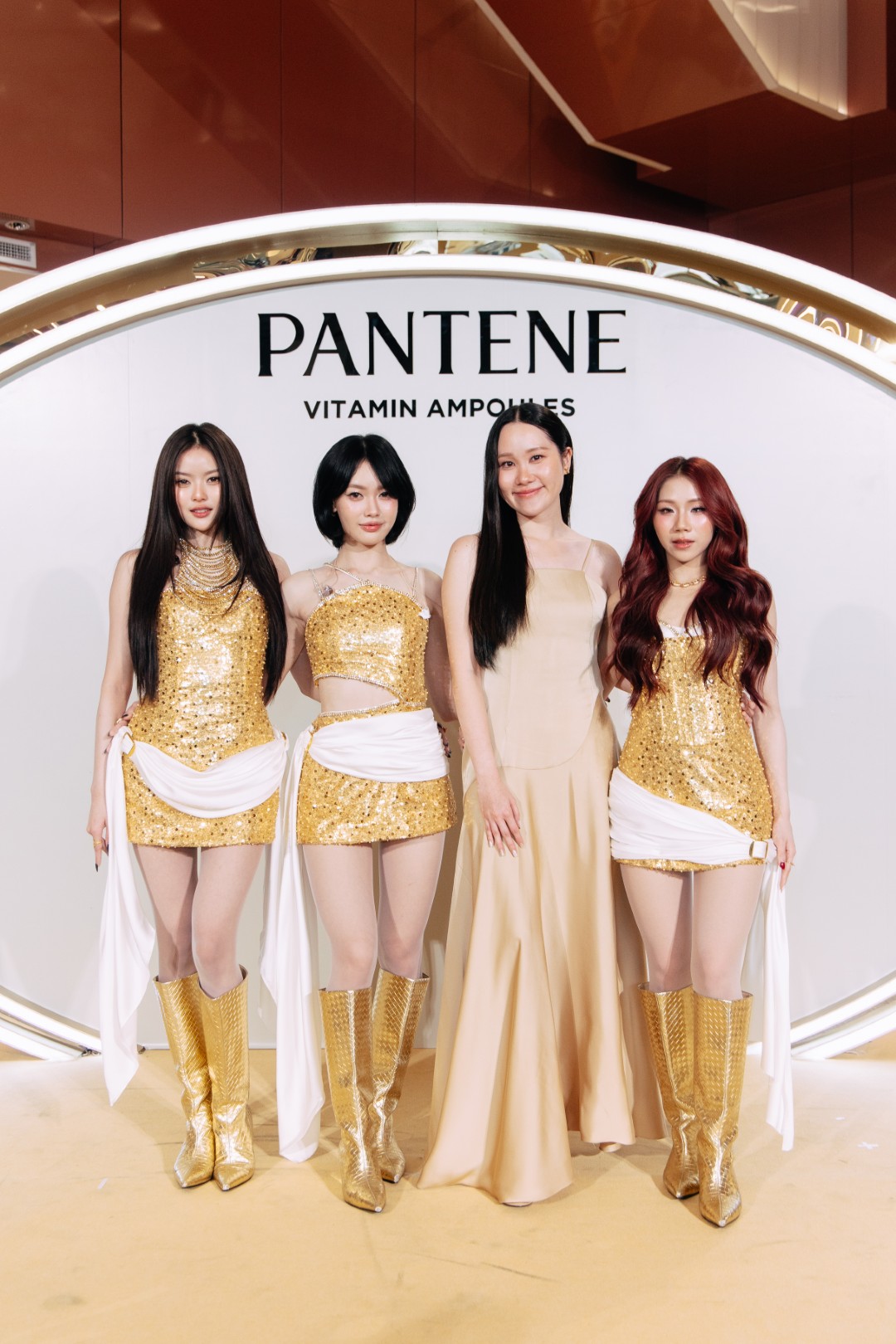 1160009 0 “PiXXiE” และ “นัทฮง” ร่วมสัมผัสนวัตกรรมทรีทเม้นท์ใหม่ “Pantene Miracles Vitamin Ampoule” คลิ๊กปุ๊บ ผมกลอสปั๊ป!