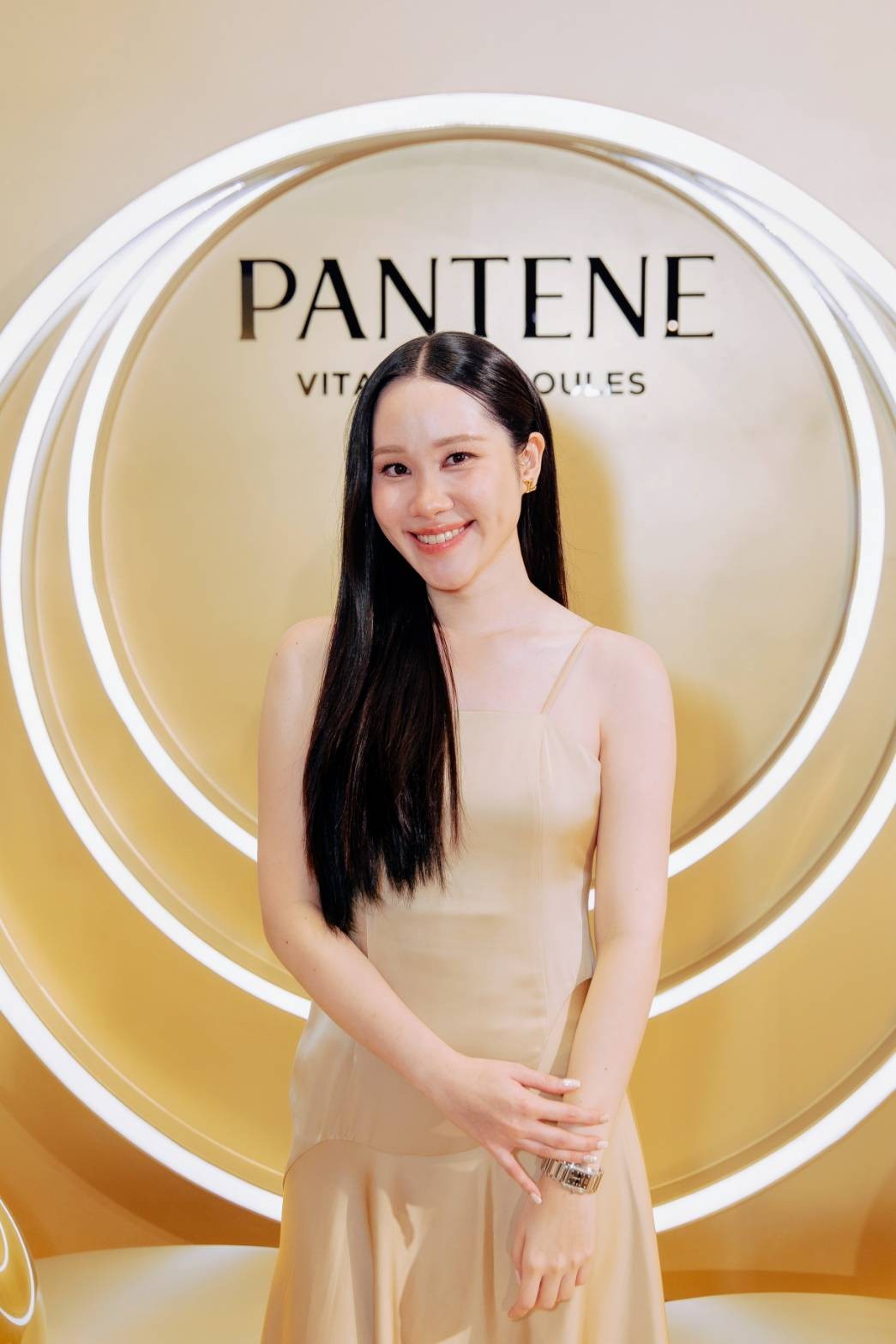 1160307 0 “PiXXiE” และ “นัทฮง” ร่วมสัมผัสนวัตกรรมทรีทเม้นท์ใหม่ “Pantene Miracles Vitamin Ampoule” คลิ๊กปุ๊บ ผมกลอสปั๊ป!