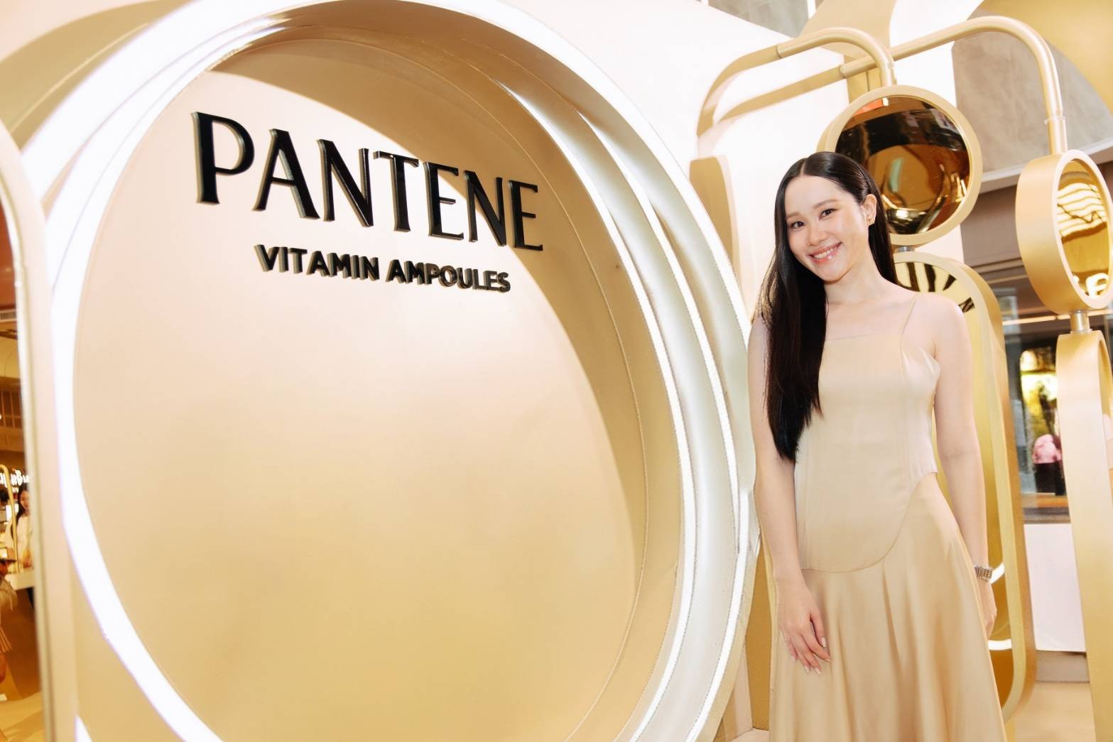 1160308 0 “PiXXiE” และ “นัทฮง” ร่วมสัมผัสนวัตกรรมทรีทเม้นท์ใหม่ “Pantene Miracles Vitamin Ampoule” คลิ๊กปุ๊บ ผมกลอสปั๊ป!