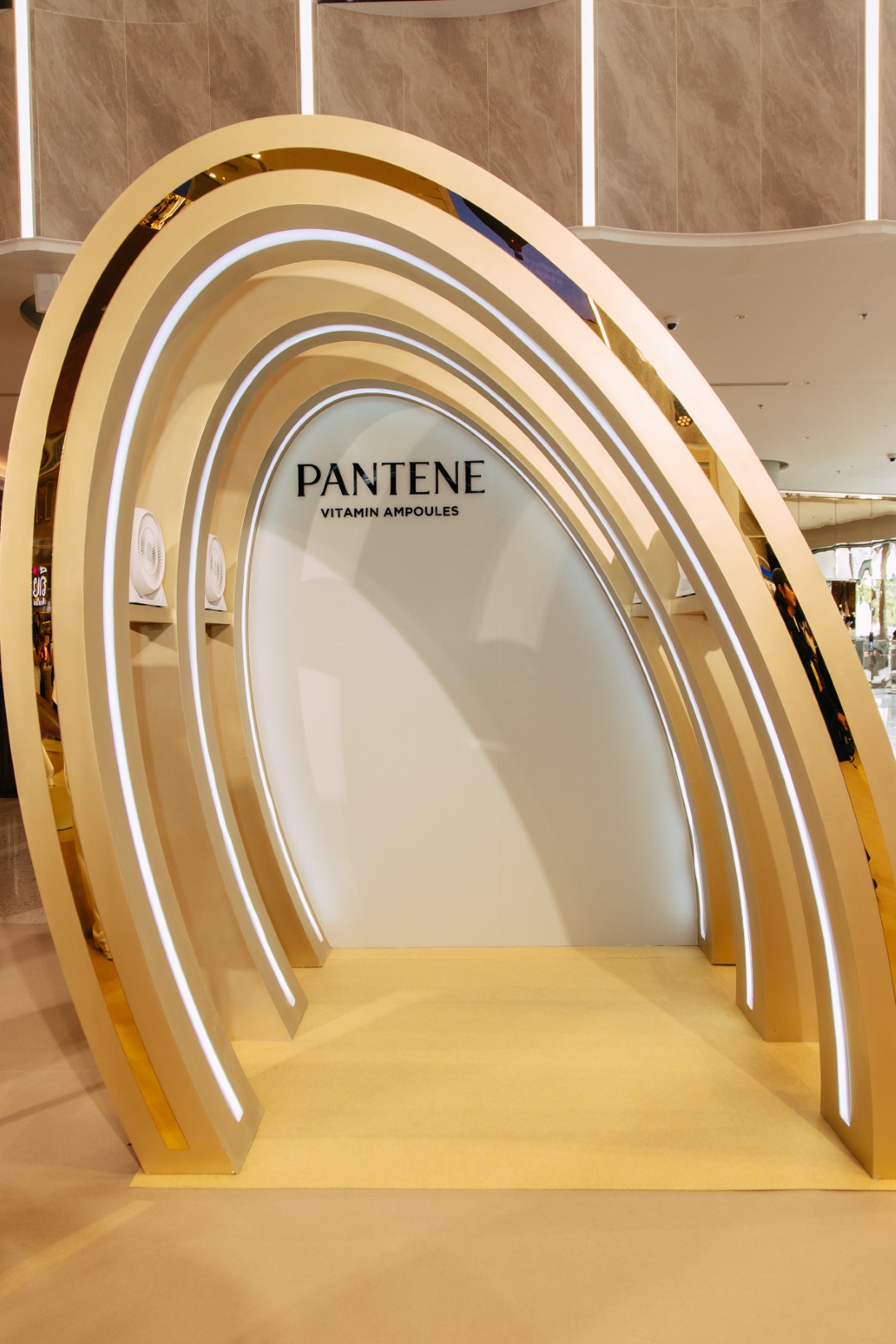 1160340 0 “PiXXiE” และ “นัทฮง” ร่วมสัมผัสนวัตกรรมทรีทเม้นท์ใหม่ “Pantene Miracles Vitamin Ampoule” คลิ๊กปุ๊บ ผมกลอสปั๊ป!