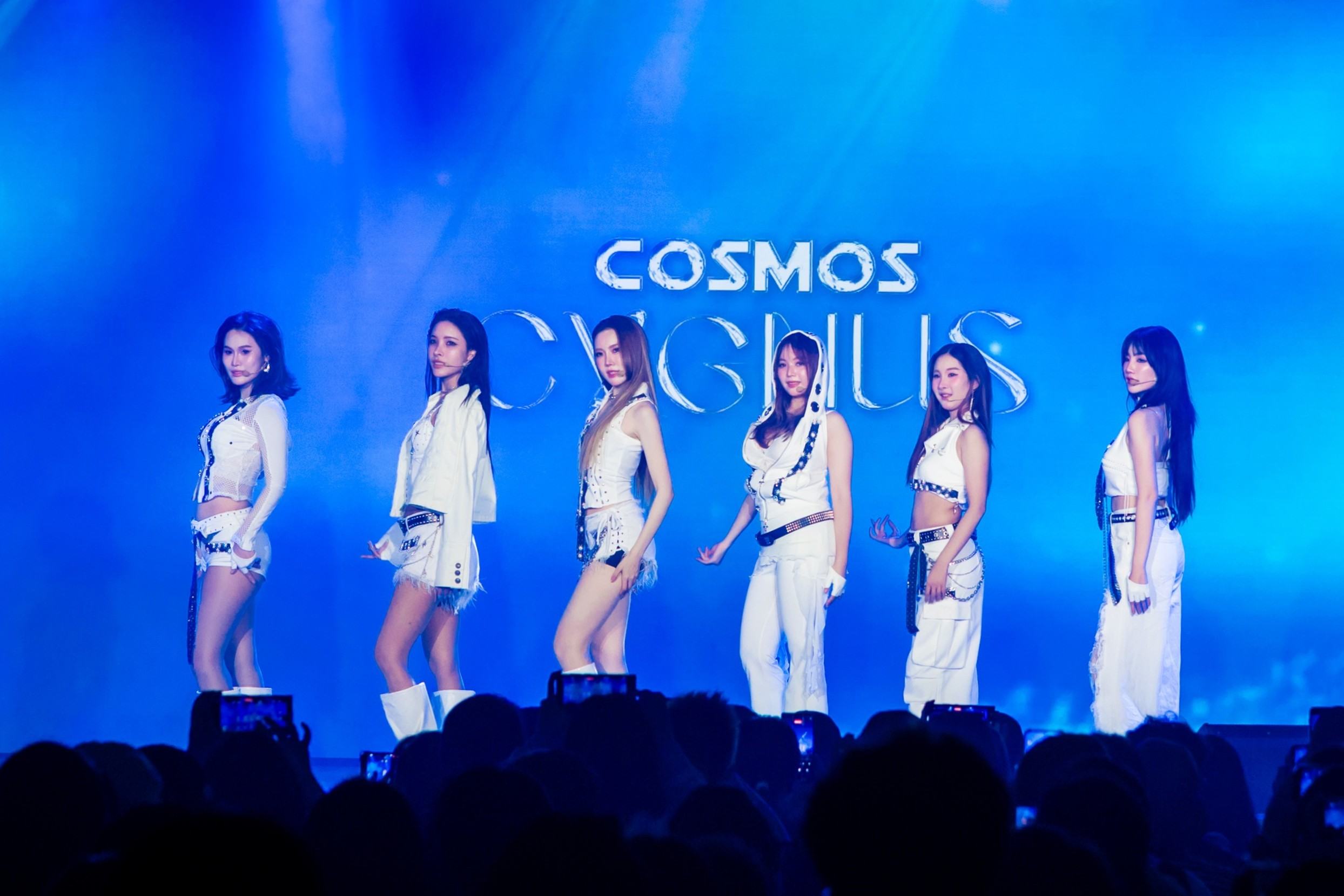 3. ยูนิต CYGNUS ใน COSMOS 1st Music Concert in Taipei COSMOS จัดเต็มคอนเสิร์ตแรกฉลองครบรอบ 3 ปี เสิร์ฟโชว์ใน “COSMOS 1st Music Concert in Taipei”