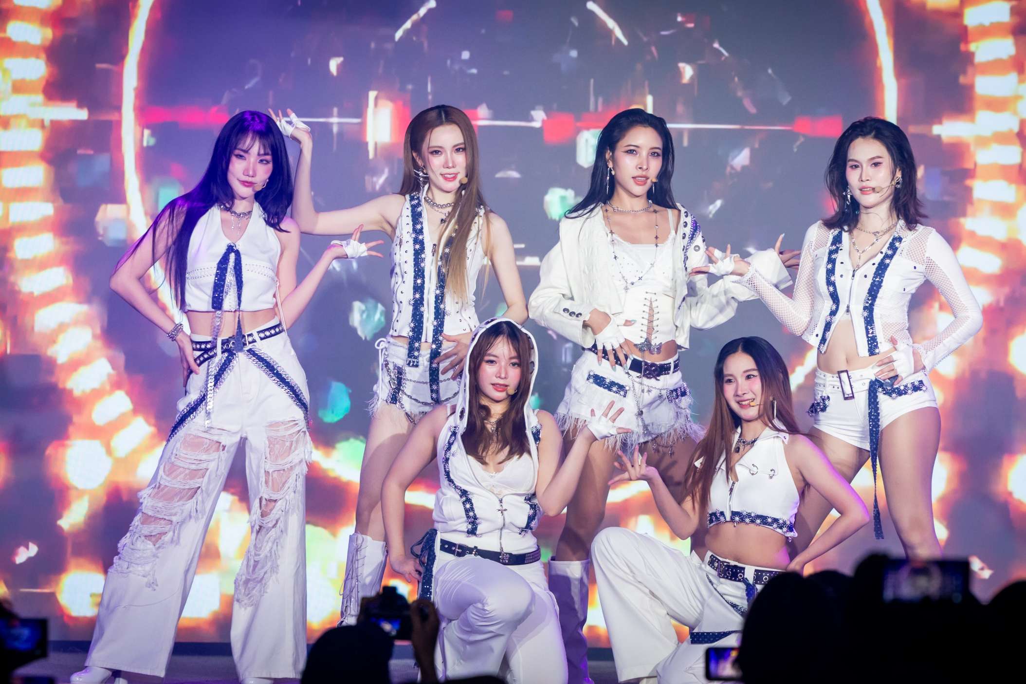 4. ยูนิต CYGNUS ใน COSMOS 1st Music Concert in Taipei COSMOS จัดเต็มคอนเสิร์ตแรกฉลองครบรอบ 3 ปี เสิร์ฟโชว์ใน “COSMOS 1st Music Concert in Taipei”