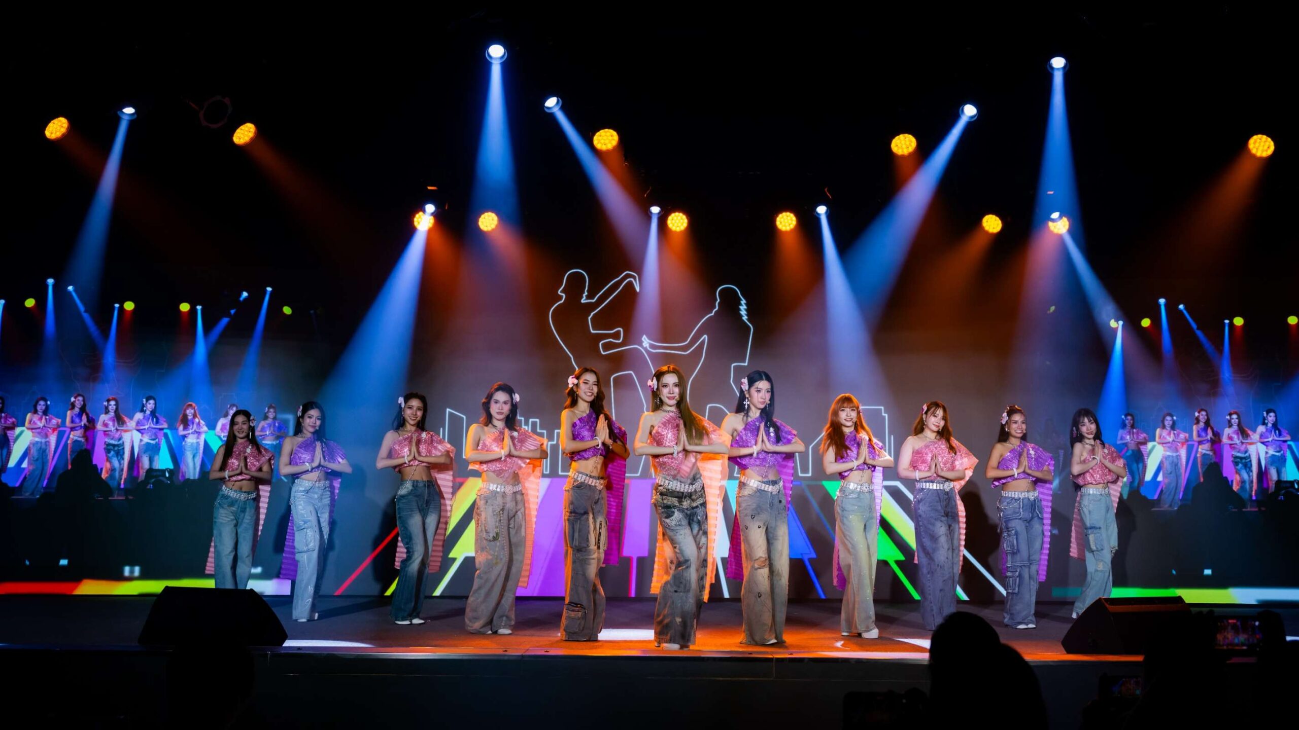 7. COSMOS 1st Music Concert in Taipei scaled COSMOS จัดเต็มคอนเสิร์ตแรกฉลองครบรอบ 3 ปี เสิร์ฟโชว์ใน “COSMOS 1st Music Concert in Taipei”