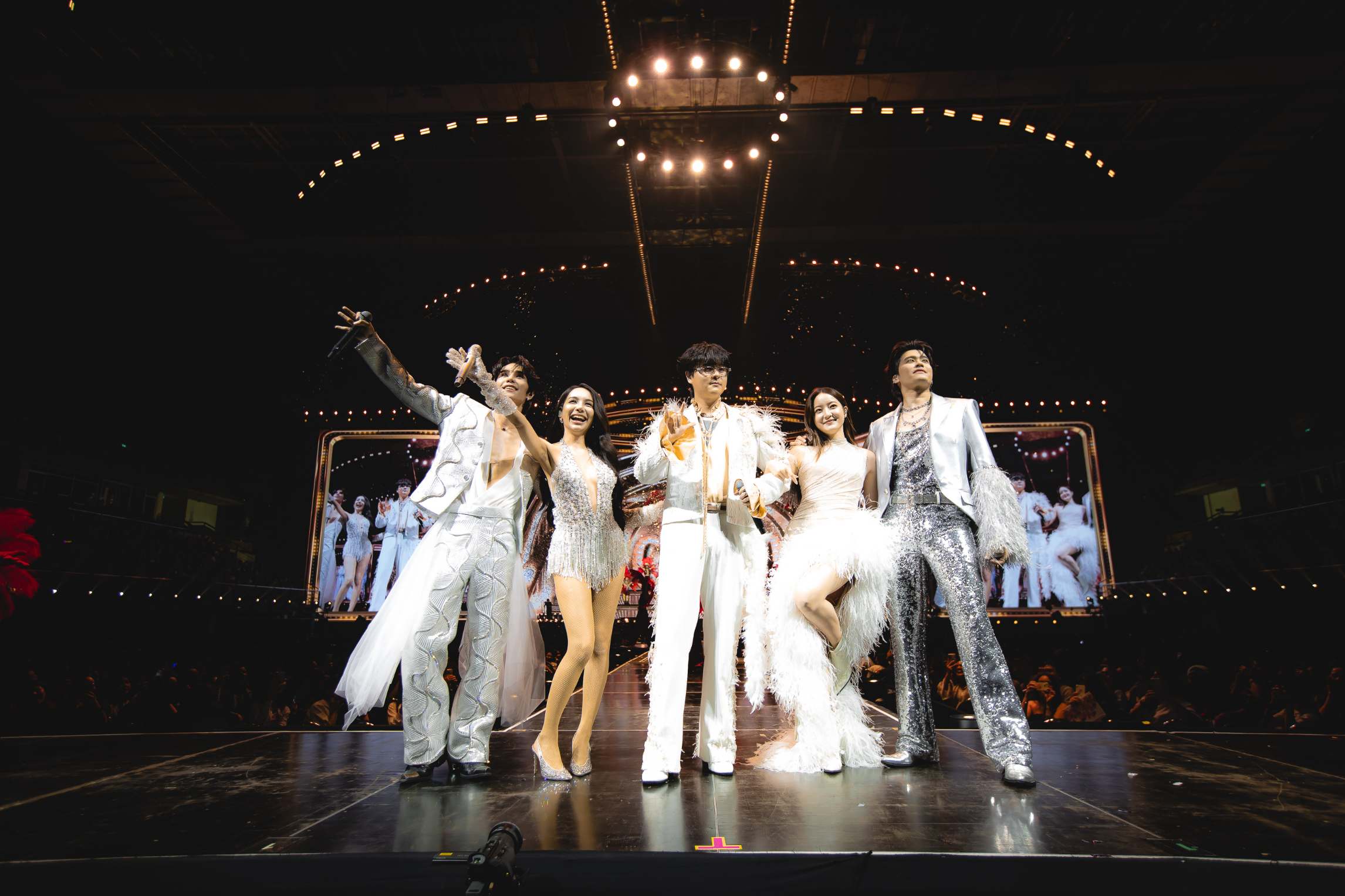 CLUB 30 CONCERT 3 ประมวลบรรยากาศ CLUB 30 CONCERT คอนเสิร์ตแห่งประวัติศาสตร์ ที่สุดแห่งปี 2026 กับ 5 ศิลปินเพื่อนรักวัยสามสิบ