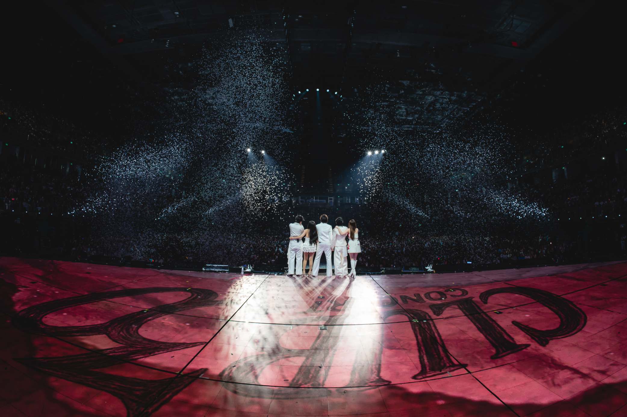 CLUB 30 CONCERT 45 ประมวลบรรยากาศ CLUB 30 CONCERT คอนเสิร์ตแห่งประวัติศาสตร์ ที่สุดแห่งปี 2026 กับ 5 ศิลปินเพื่อนรักวัยสามสิบ