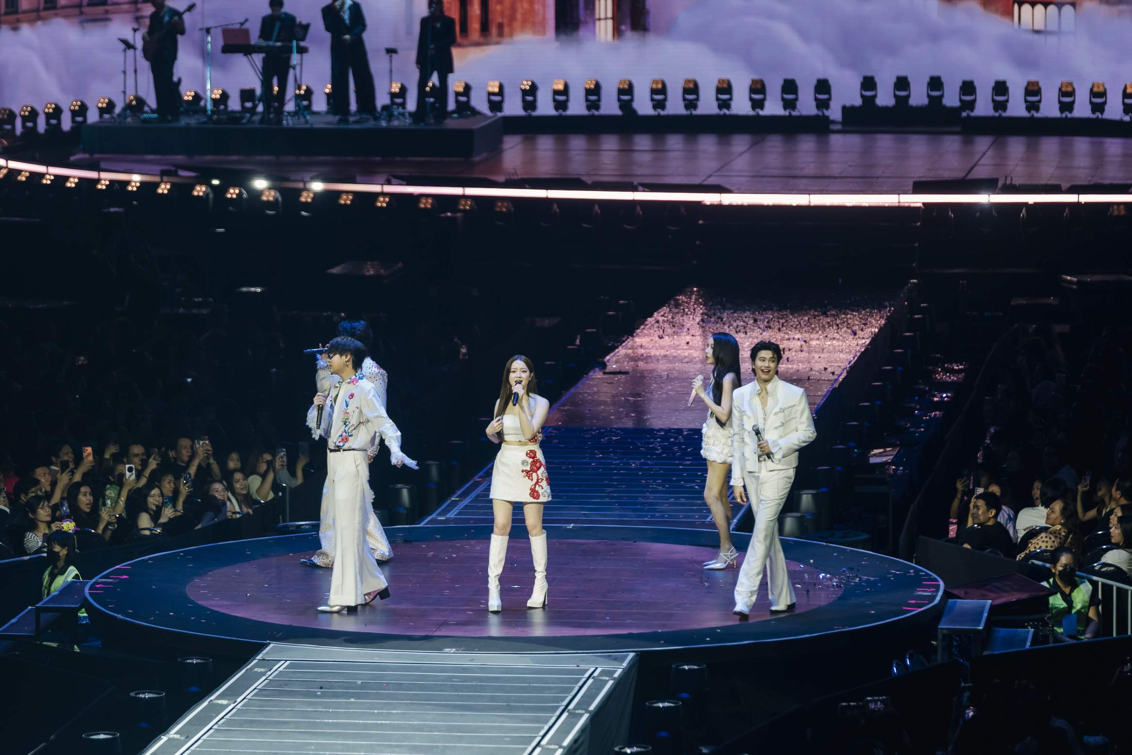 CLUB 30 CONCERT 69 ประมวลบรรยากาศ CLUB 30 CONCERT คอนเสิร์ตแห่งประวัติศาสตร์ ที่สุดแห่งปี 2026 กับ 5 ศิลปินเพื่อนรักวัยสามสิบ