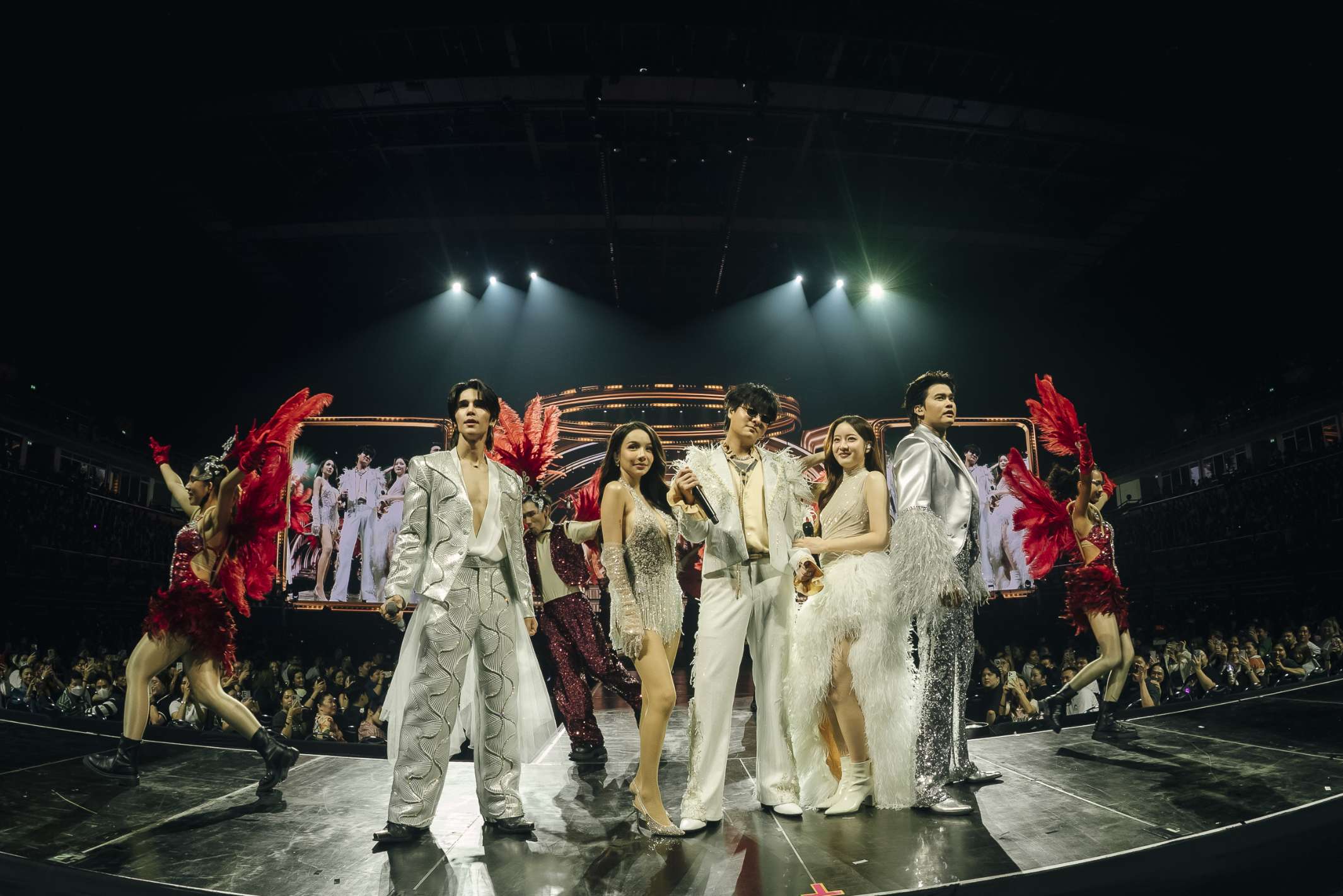 CLUB 30 CONCERT 73 ประมวลบรรยากาศ CLUB 30 CONCERT คอนเสิร์ตแห่งประวัติศาสตร์ ที่สุดแห่งปี 2026 กับ 5 ศิลปินเพื่อนรักวัยสามสิบ