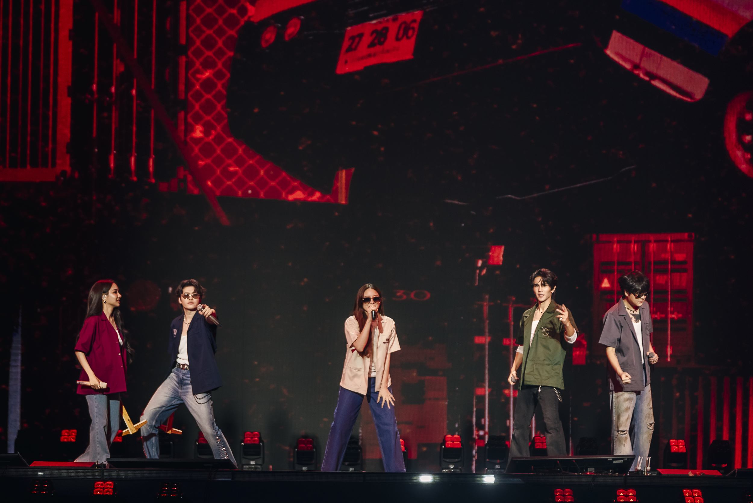 CLUB 30 CONCERT 76 ประมวลบรรยากาศ CLUB 30 CONCERT คอนเสิร์ตแห่งประวัติศาสตร์ ที่สุดแห่งปี 2026 กับ 5 ศิลปินเพื่อนรักวัยสามสิบ