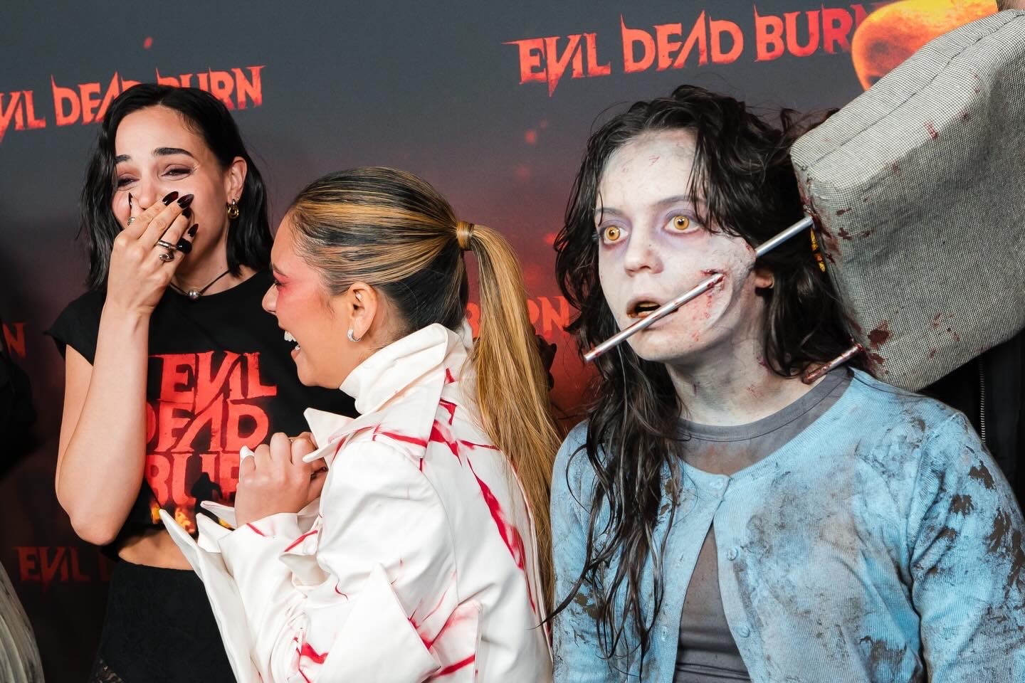 EVIL DEAD BURN 2 เจาะลึกเบื้องหลังความสยองขวัญระดับตำนานใน "EVIL DEAD BURN ผีอมตะแผดเผา"
