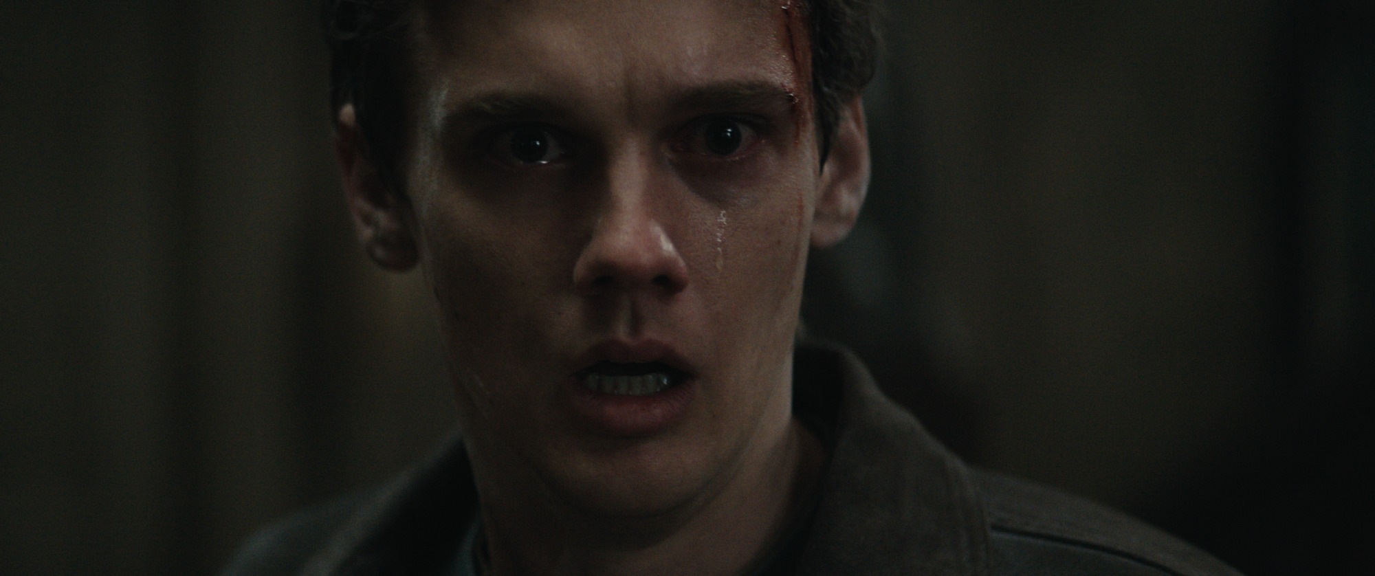 EVIL DEAD BURN 5 1 เจาะลึกเบื้องหลังความสยองขวัญระดับตำนานใน "EVIL DEAD BURN ผีอมตะแผดเผา"