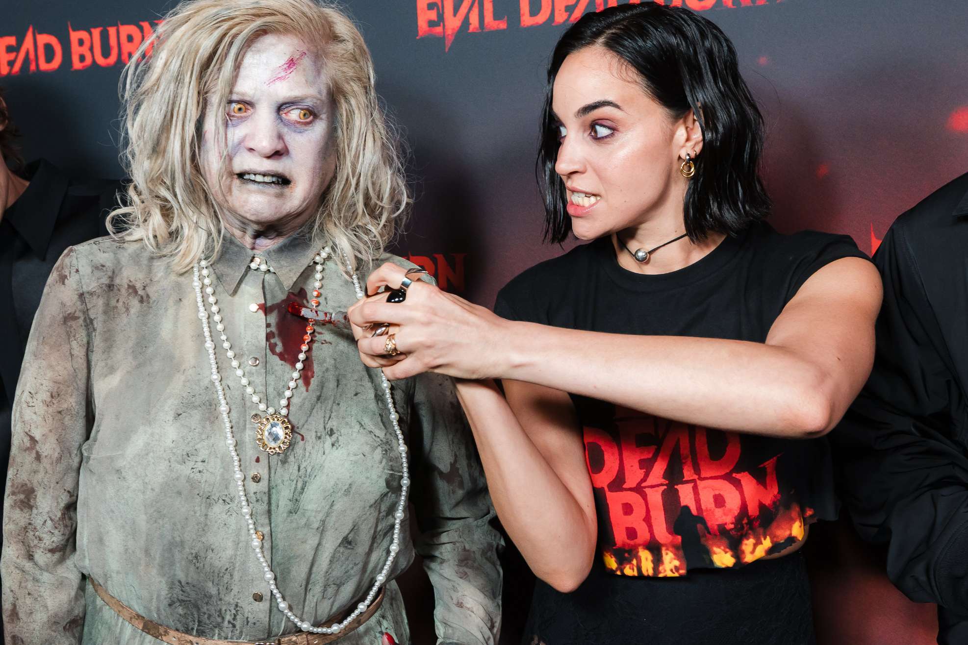EVIL DEAD BURN 6 เจาะลึกเบื้องหลังความสยองขวัญระดับตำนานใน "EVIL DEAD BURN ผีอมตะแผดเผา"