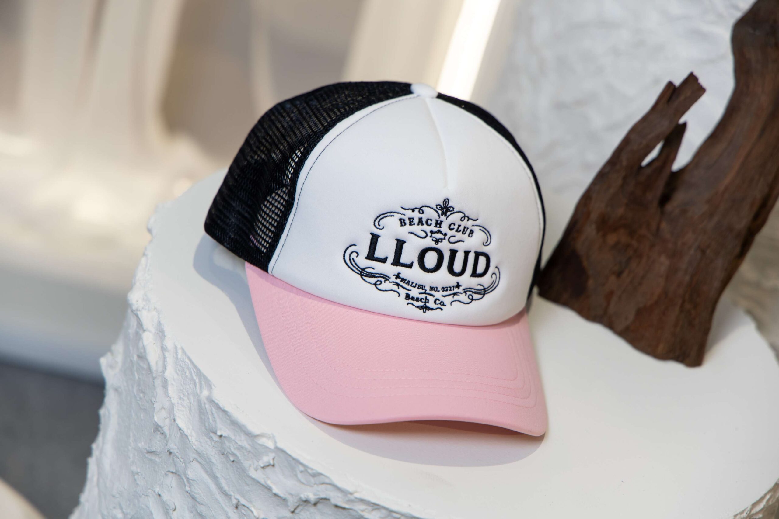 LLOUD 0032 scaled LLOUD BEACH CLUB ยกชายหาดมาไว้กลางสยามดิสคัฟเวอรี่ ส่งคอลเลกชันแฟชันไอเทมสวย ๆ จาก LISA