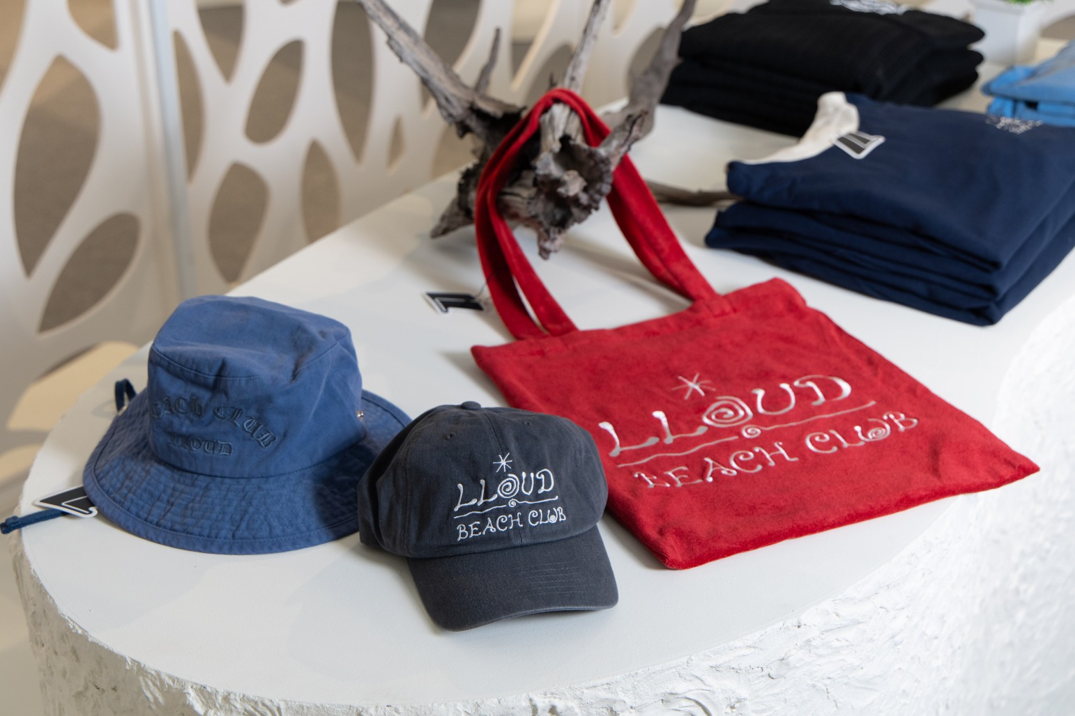LLOUD 0041 LLOUD BEACH CLUB ยกชายหาดมาไว้กลางสยามดิสคัฟเวอรี่ ส่งคอลเลกชันแฟชันไอเทมสวย ๆ จาก LISA