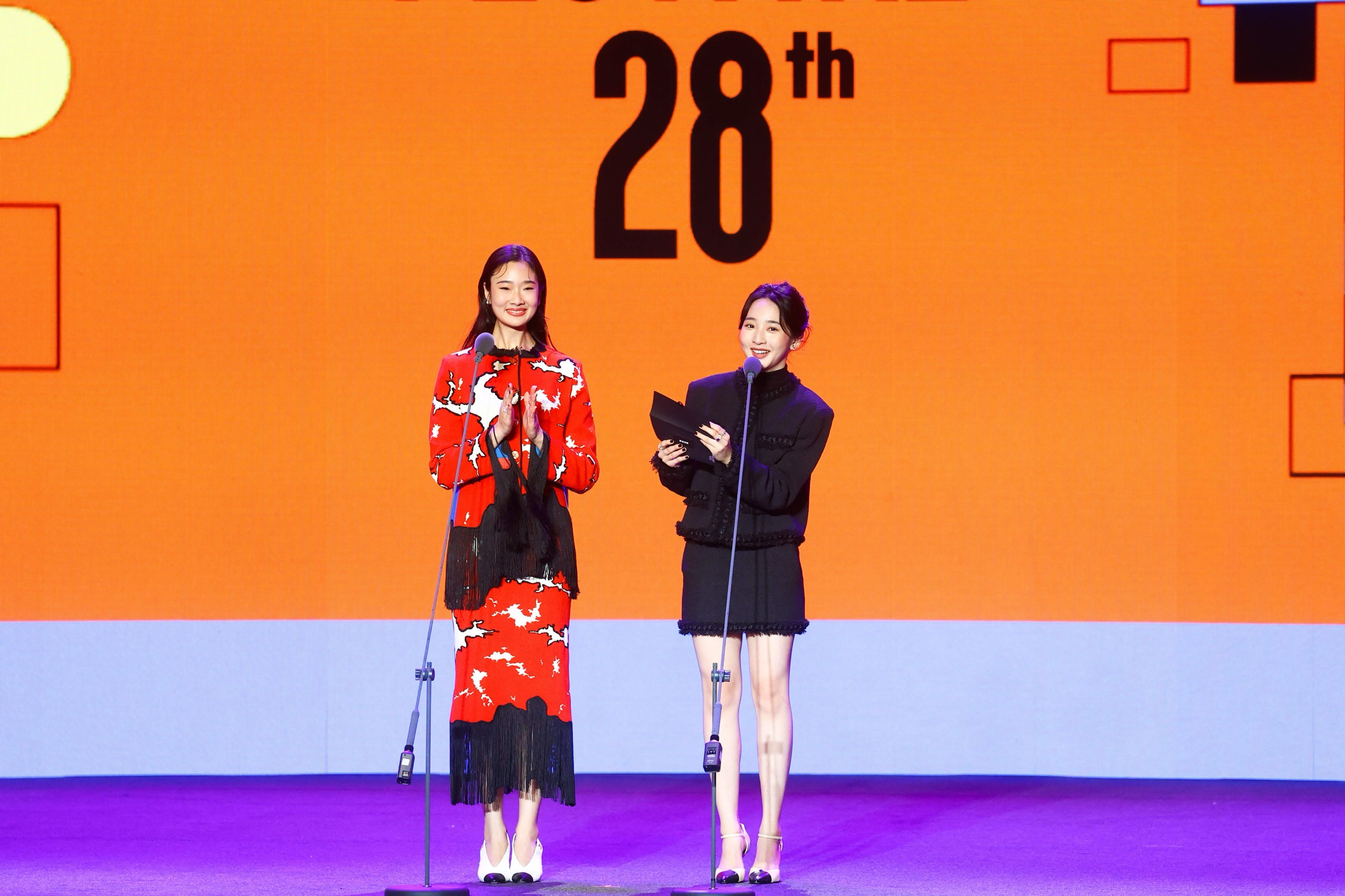 "ออกแบบ ชุติมณฑน์" โชว์พูดจีนปร๋อบนเวที Taipei Film Awards 2026 1 S 18522198 0 "ออกแบบ ชุติมณฑน์" โชว์พูดจีนปร๋อบนเวที Taipei Film Awards 2026