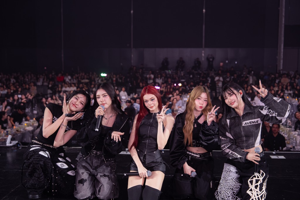 เดบิวต์สเตจสุดอลัง! 5 สาว “TACE” ก้าวสู่ศิลปินอย่างเต็มตัว กับซิงเกิลแรก “Mask On” 2 TACE Bebut Stage 428 เดบิวต์สเตจสุดอลัง! 5 สาว “TACE” ก้าวสู่ศิลปินอย่างเต็มตัว กับซิงเกิลแรก “Mask On”