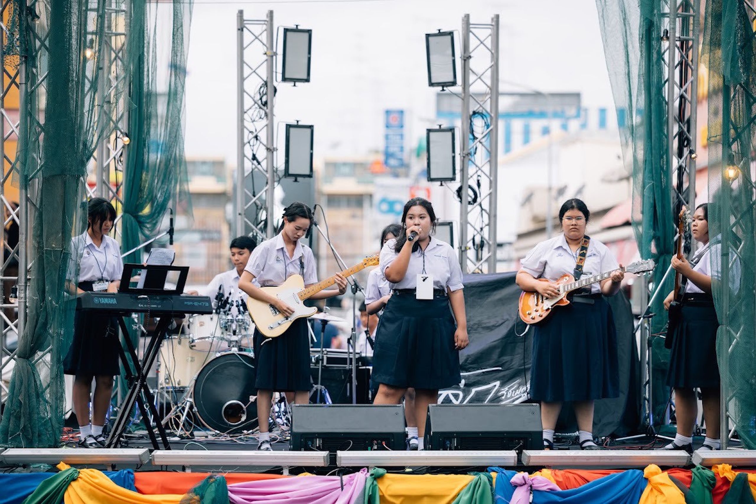 โรงเรียนชะอำคุณหญิงเนื่องบุรี บันทึกความทรงจำ "เล็ก รัชเมศฐ์" กับแฟนมีตสุดอบอุ่นที่บ้านเกิด ปิดฉากอัลบั้มแรกอย่างสวยงาม