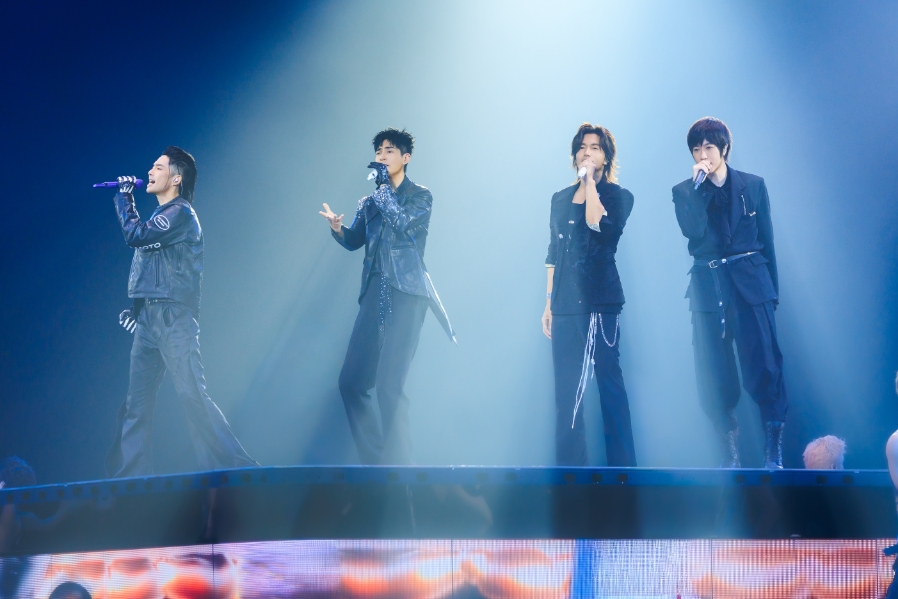 ✦FOREVER จัดเต็มความสนุกให้แฟนไทยหายคิดถึงในคอนเสิร์ต F✦FOREVER 1st World Tour in Bangkok 1 คอนเสิร์ต F✦FOREVER 1st World Tour in Bangkok 3 ✦FOREVER จัดเต็มความสนุกให้แฟนไทยหายคิดถึงในคอนเสิร์ต F✦FOREVER 1st World Tour in Bangkok